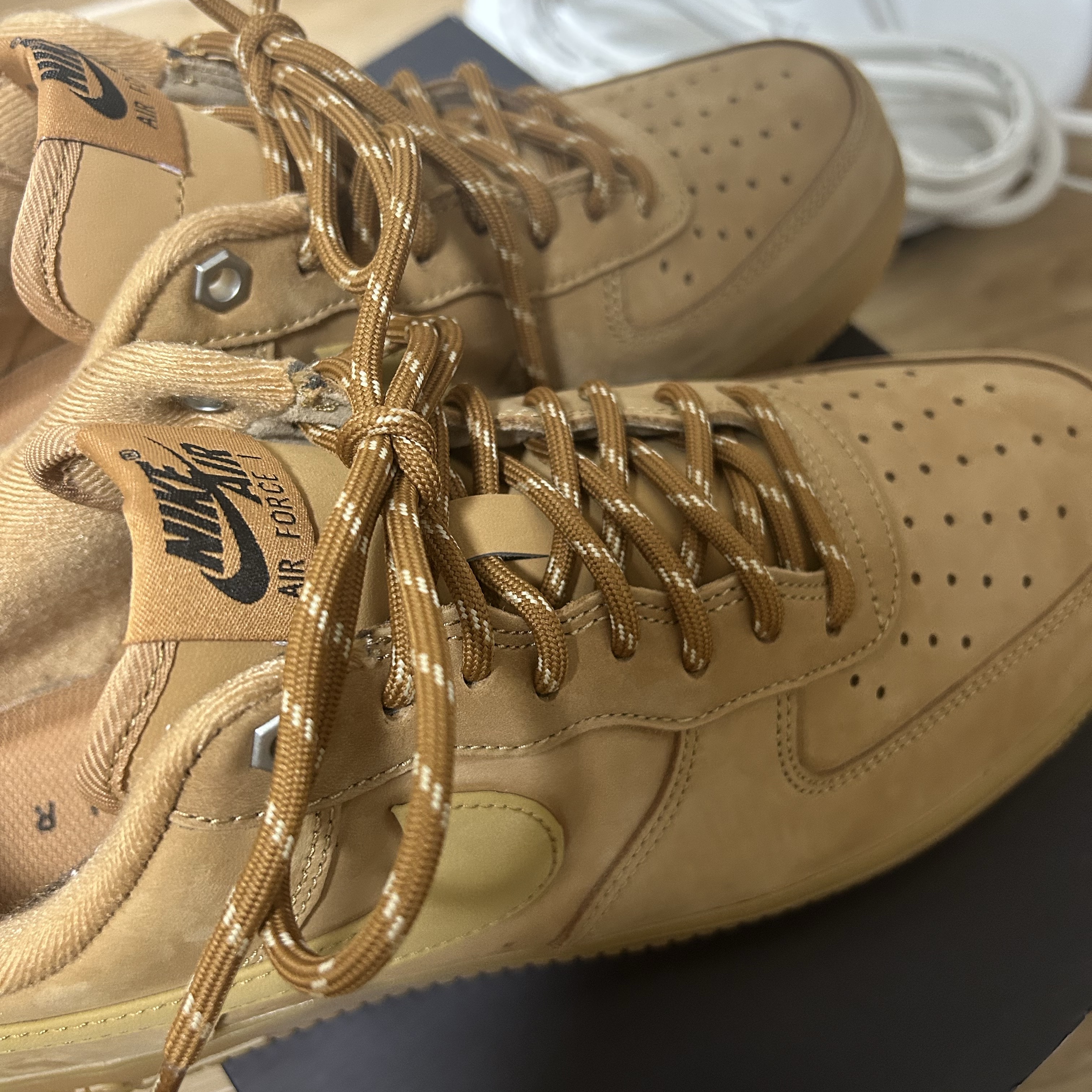Nike Air Force 1 '07 WB Flax 착용 스타일