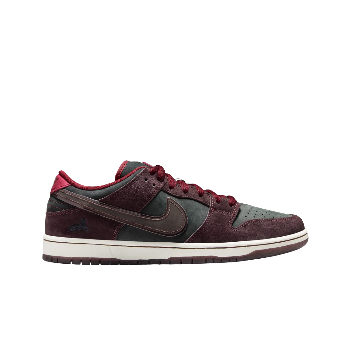 나이키 x 라이엇 스케이트샵 SB 덩크 로우 프로 마호가니 앤 팀 레드(Nike x Riot Skateshop SB Dunk Low Pro Mahogany and Team Red)