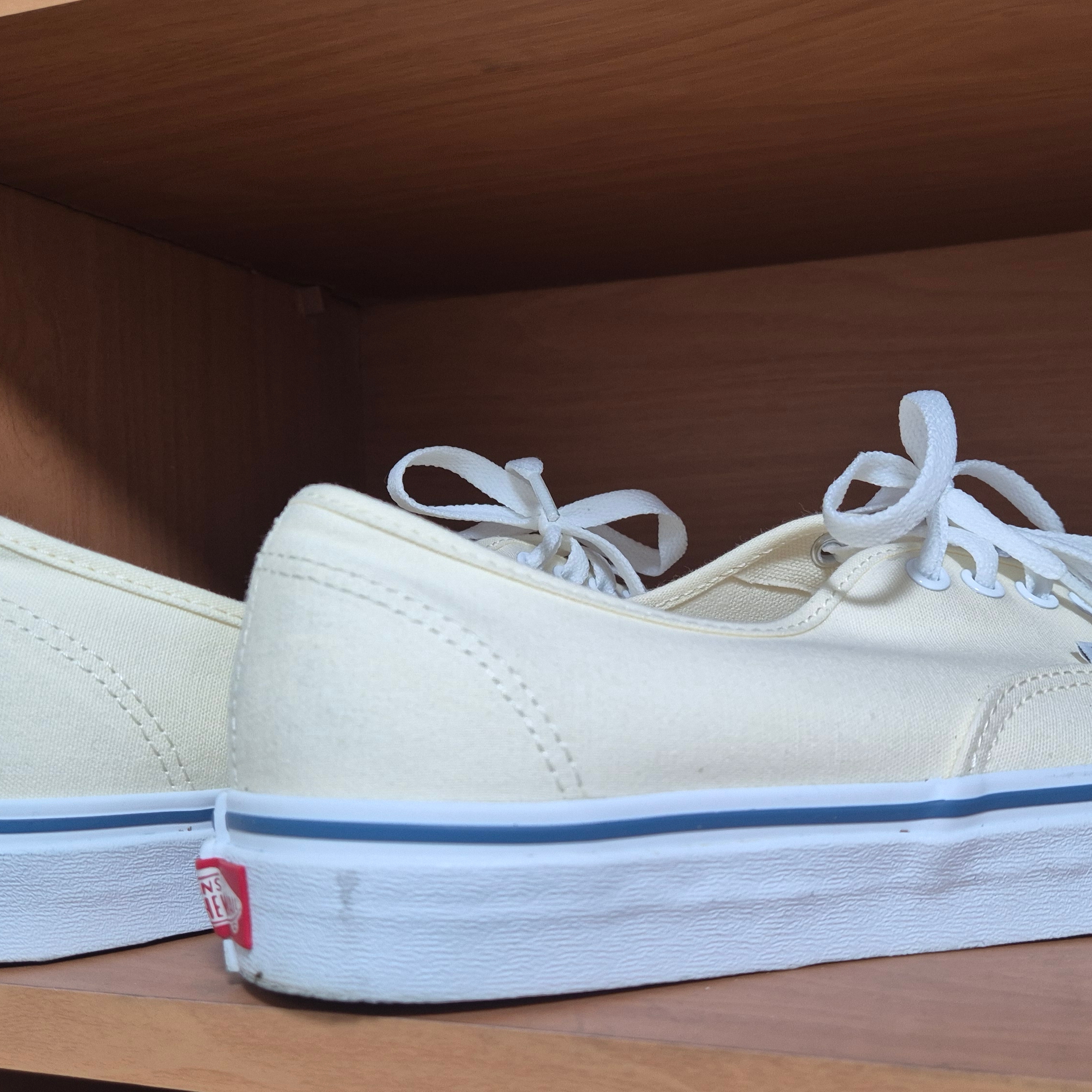 Vans Authentic White 착용 스타일