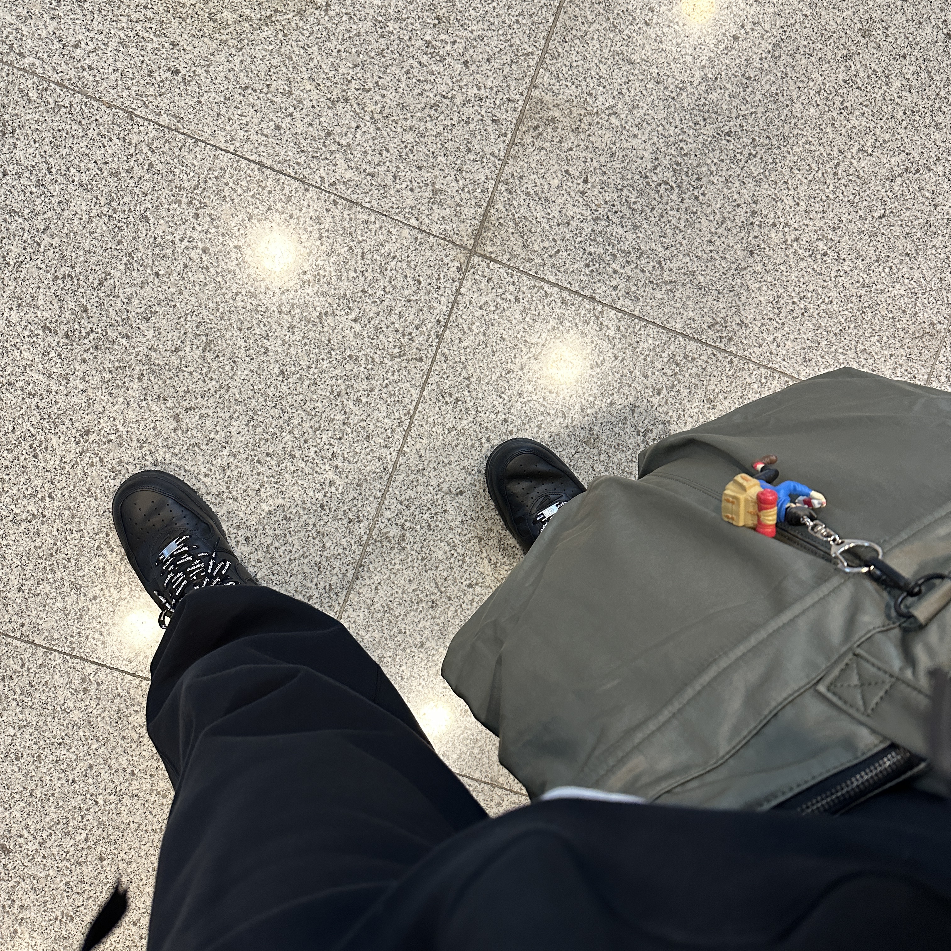 Nike x Supreme Air Force 1 Low Black 착용 스타일
