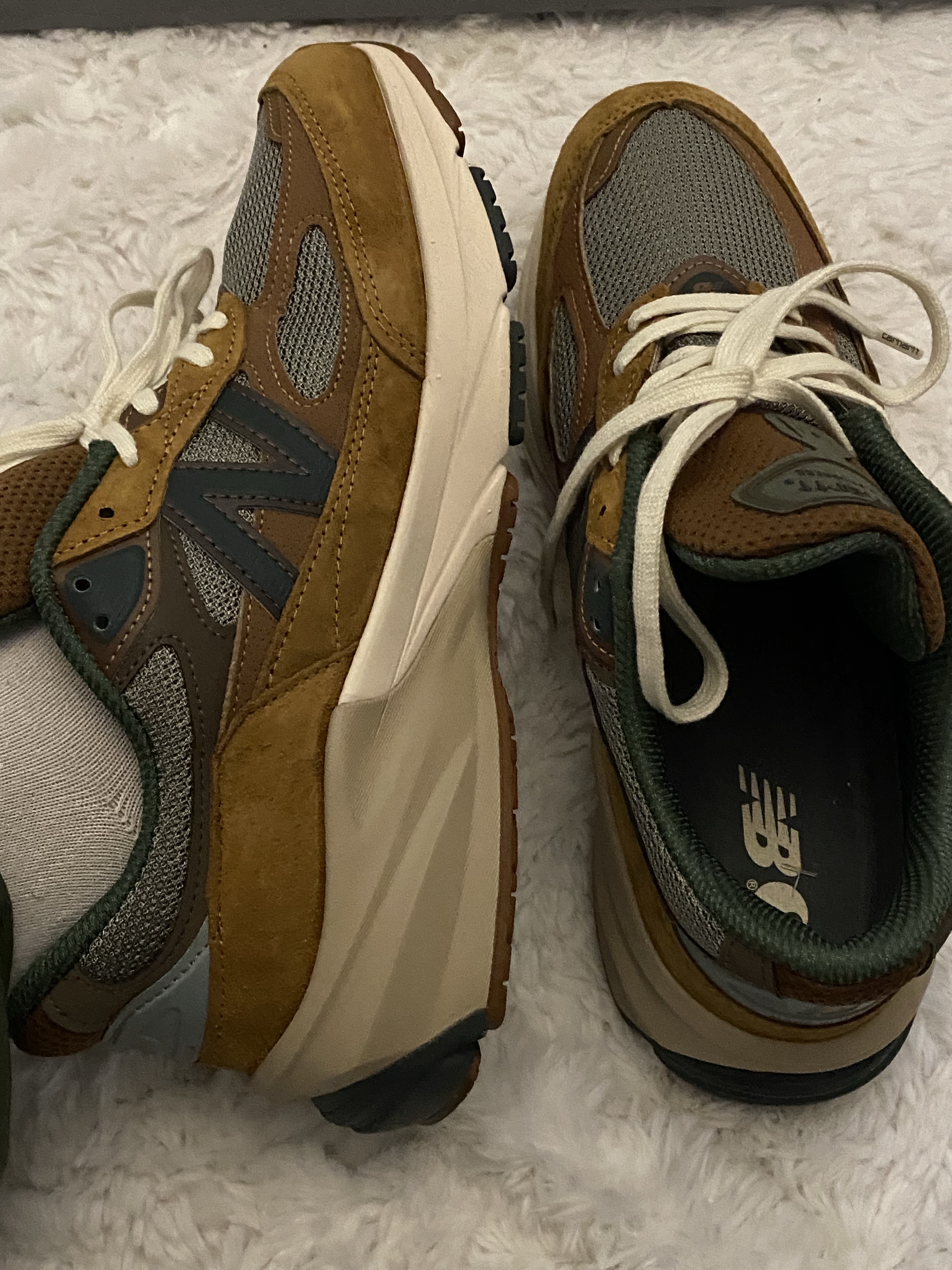 New Balance x Carhartt WIP 990v6 Made in USA Hamilton Brown Military Green 착용 스타일 - 3