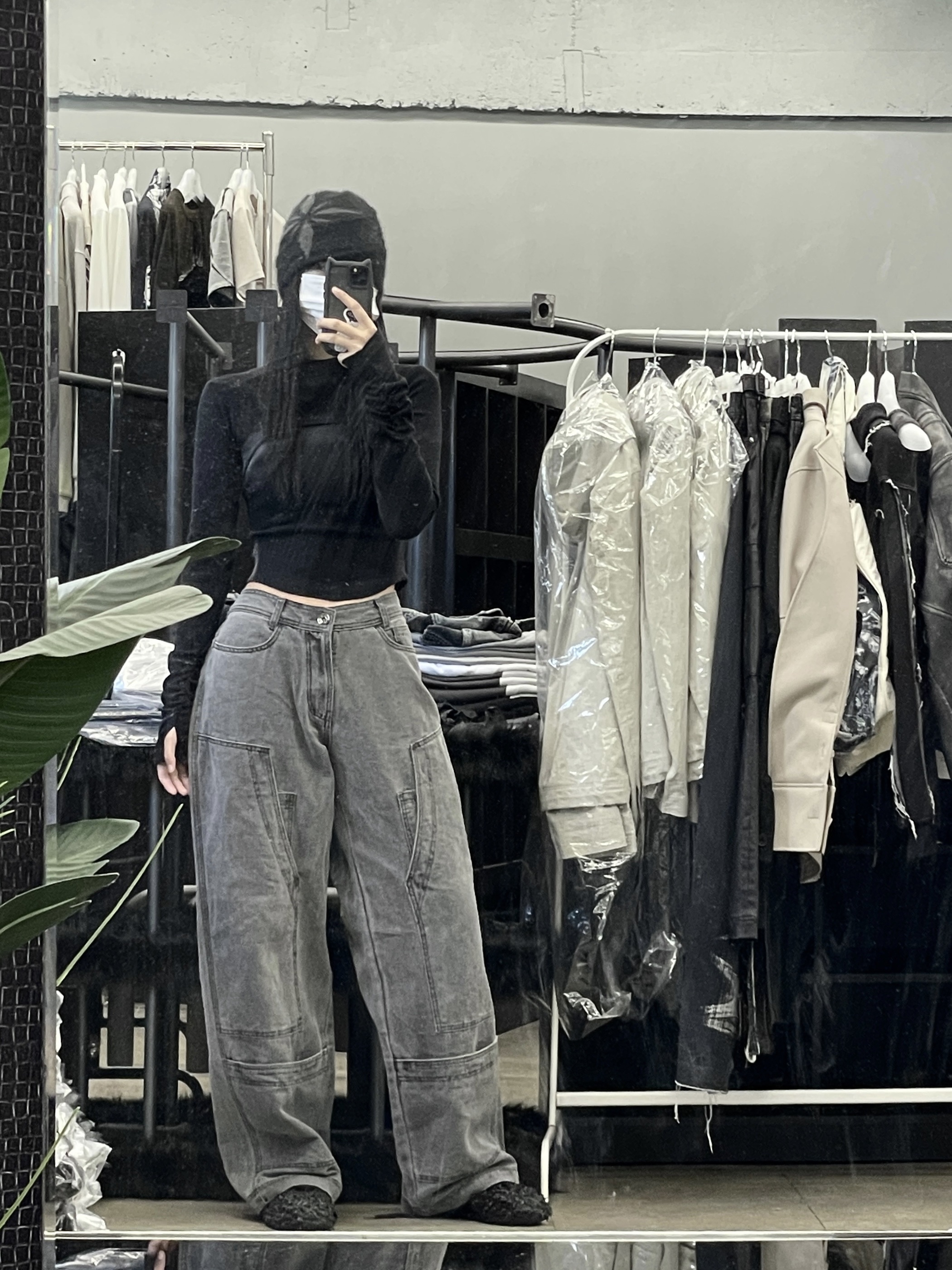 BLR Dyed Multi Cargo Carpenter Pants Light Grey 착용 스타일 - 1