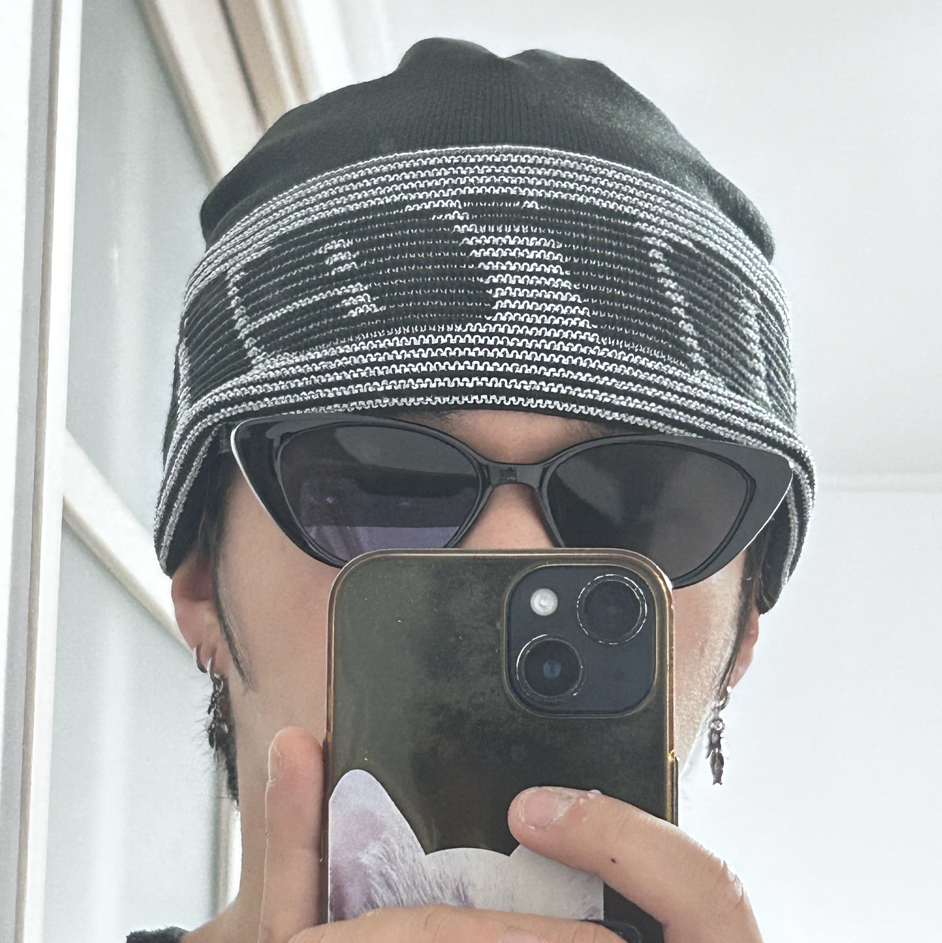 Supreme Reflective Jacquard Beanie Black - 24FW 착용 스타일