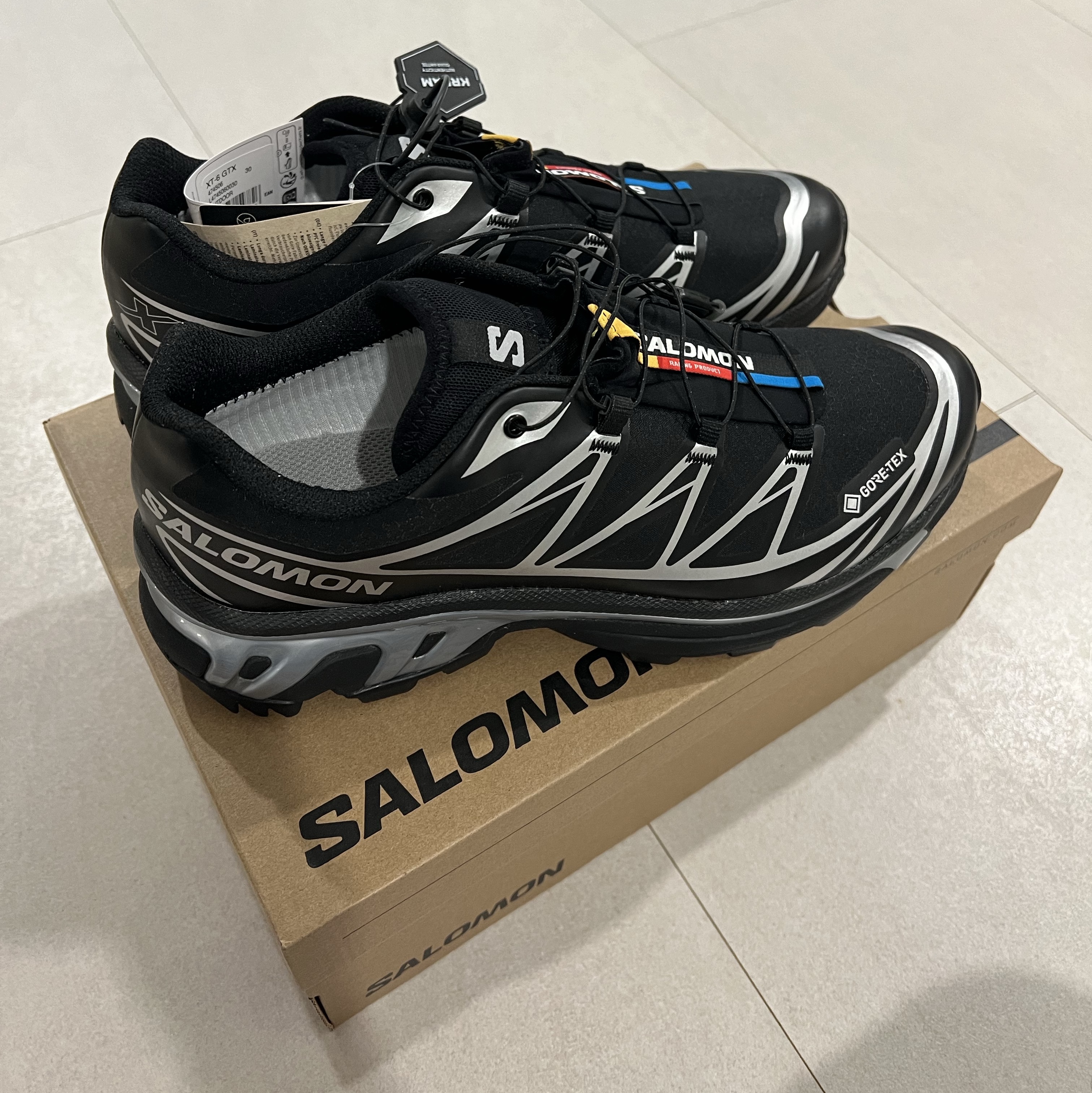 Salomon XT-6 GTX Black Silver 착용 스타일
