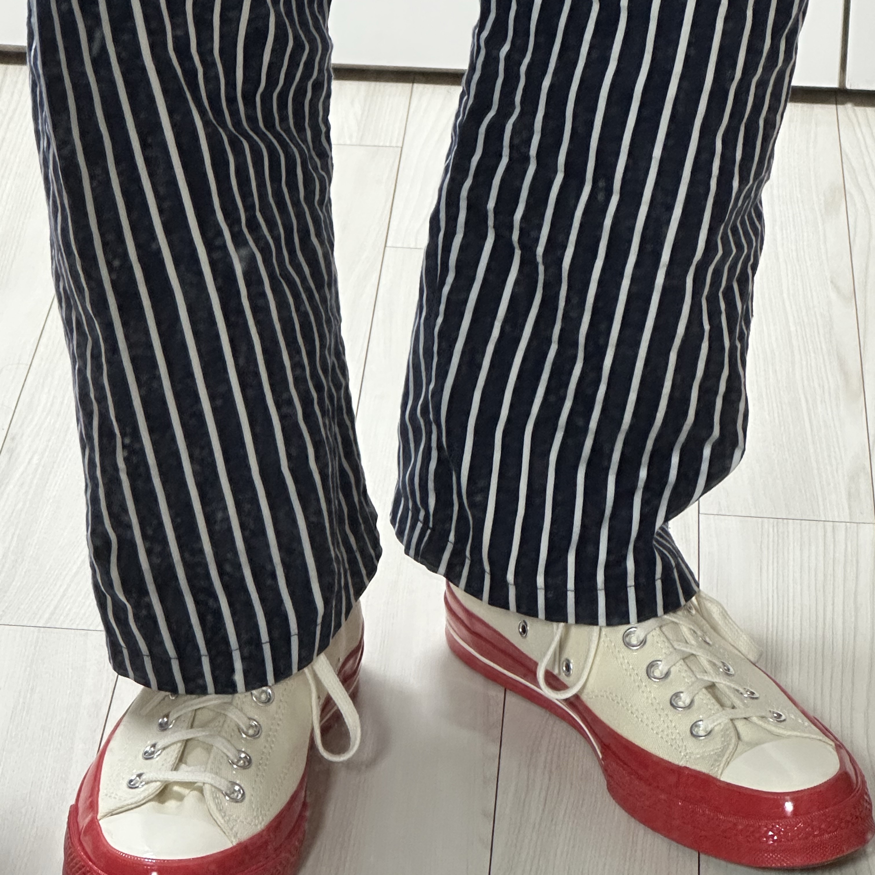 Converse x Play Comme des Garcons Chuck 70 Ox Pristine 착용 스타일 - 2
