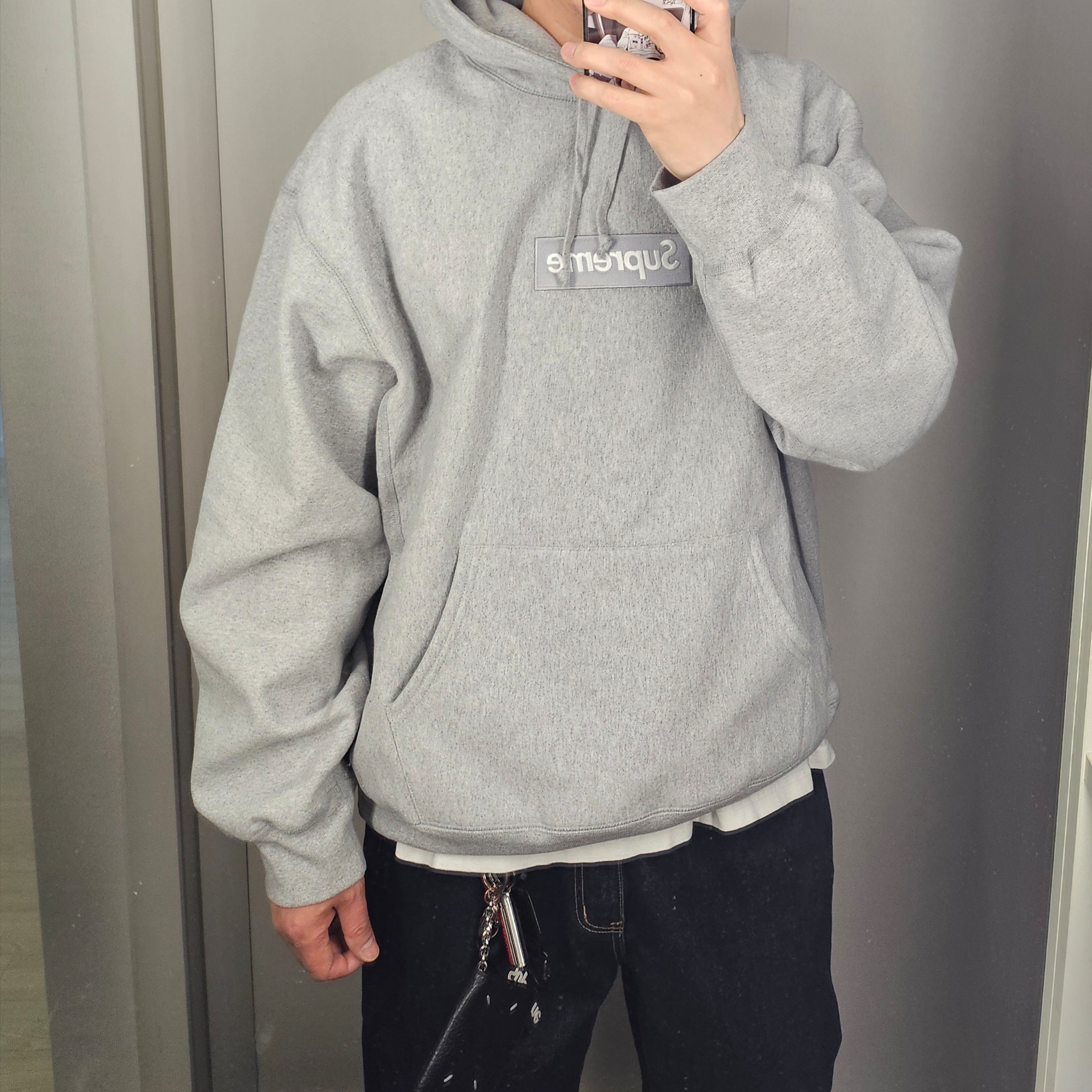 Supreme Box Logo Hooded Sweatshirt Heather Grey - 24FW, Supreme Cordura Denim Small Box 6-Panel Blue - 24SS 착용 스타일 - 1