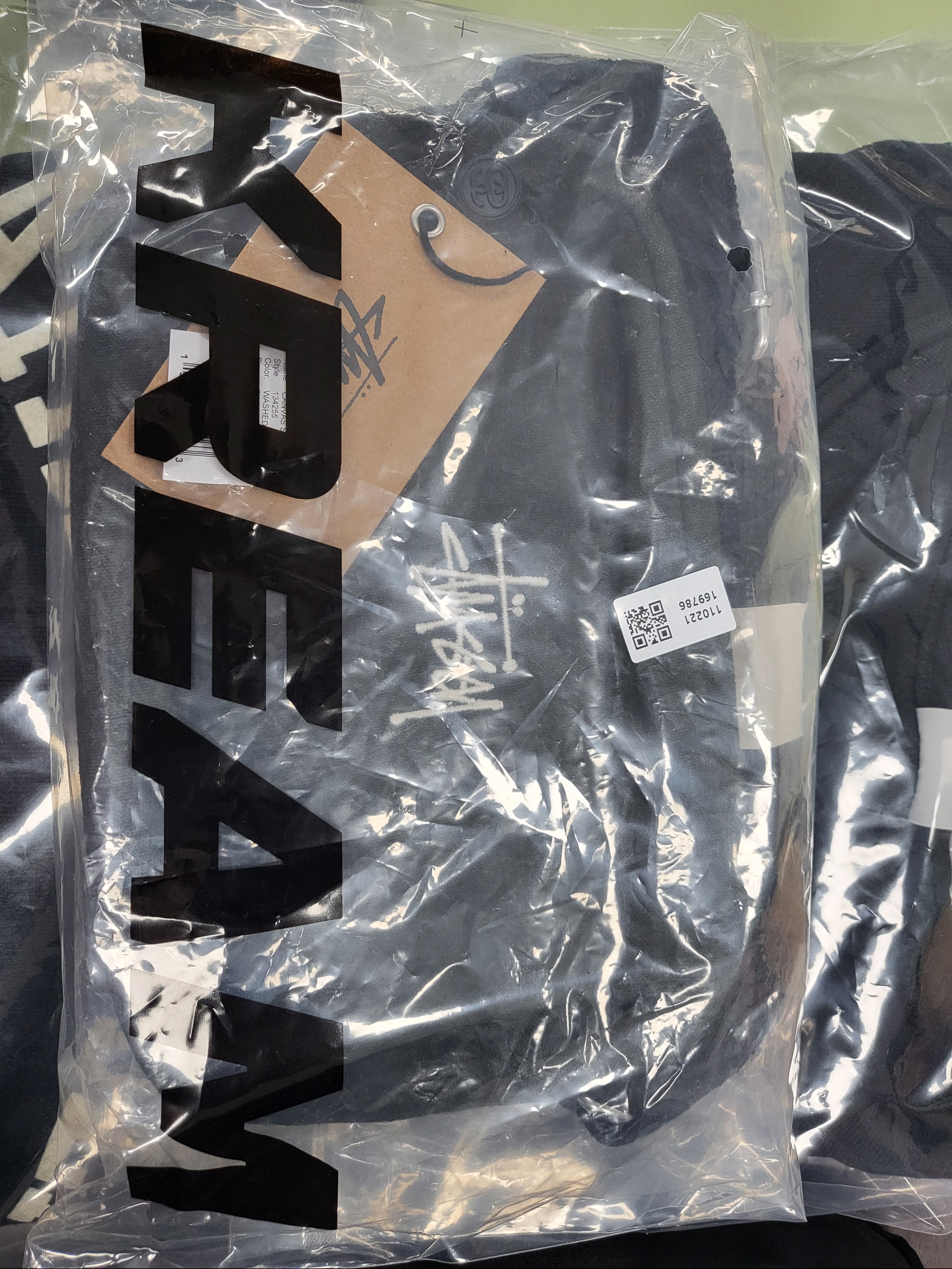 Stussy Canvas Side Pouch Washed Black 착용 스타일