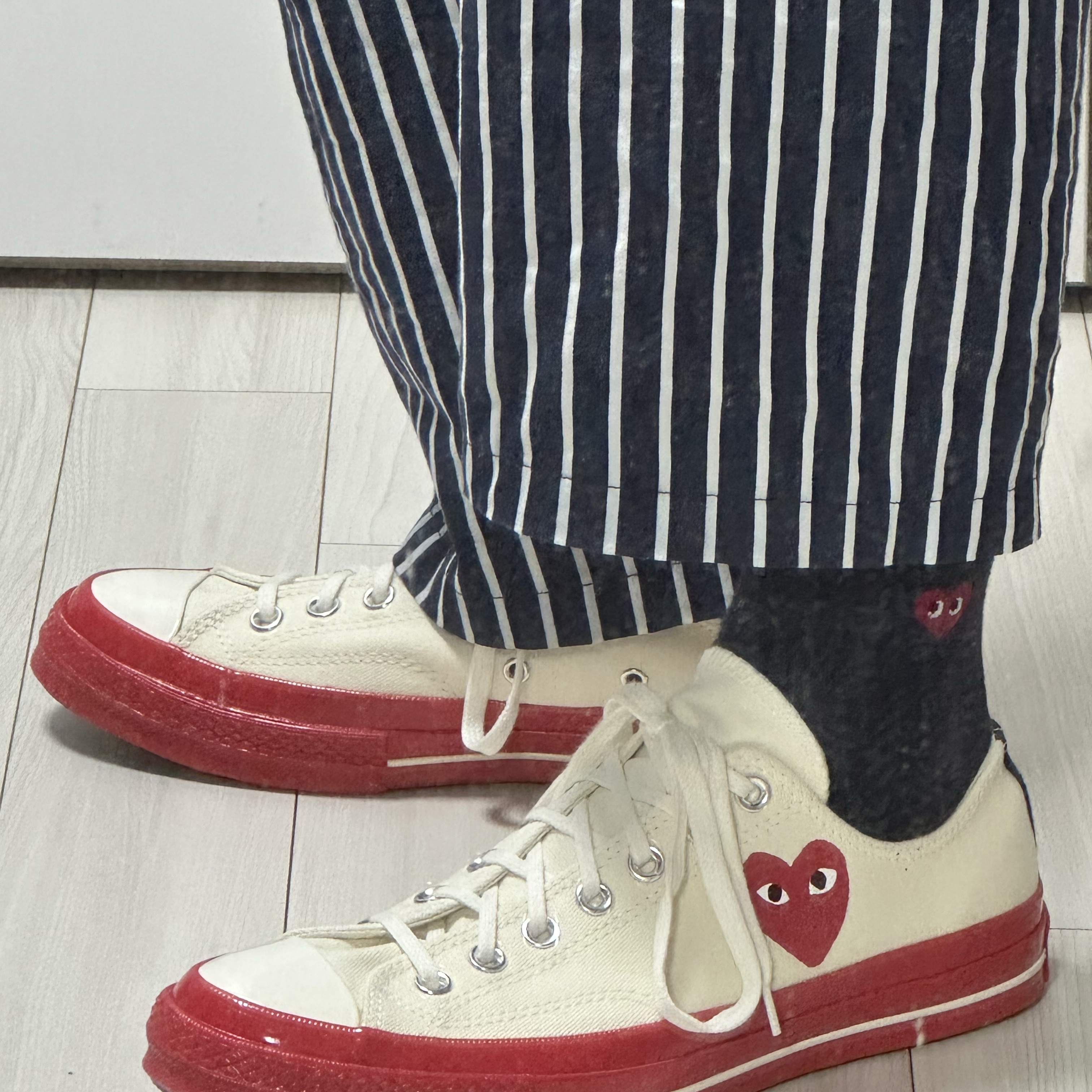 Converse x Play Comme des Garcons Chuck 70 Ox Pristine 착용 스타일 - 1
