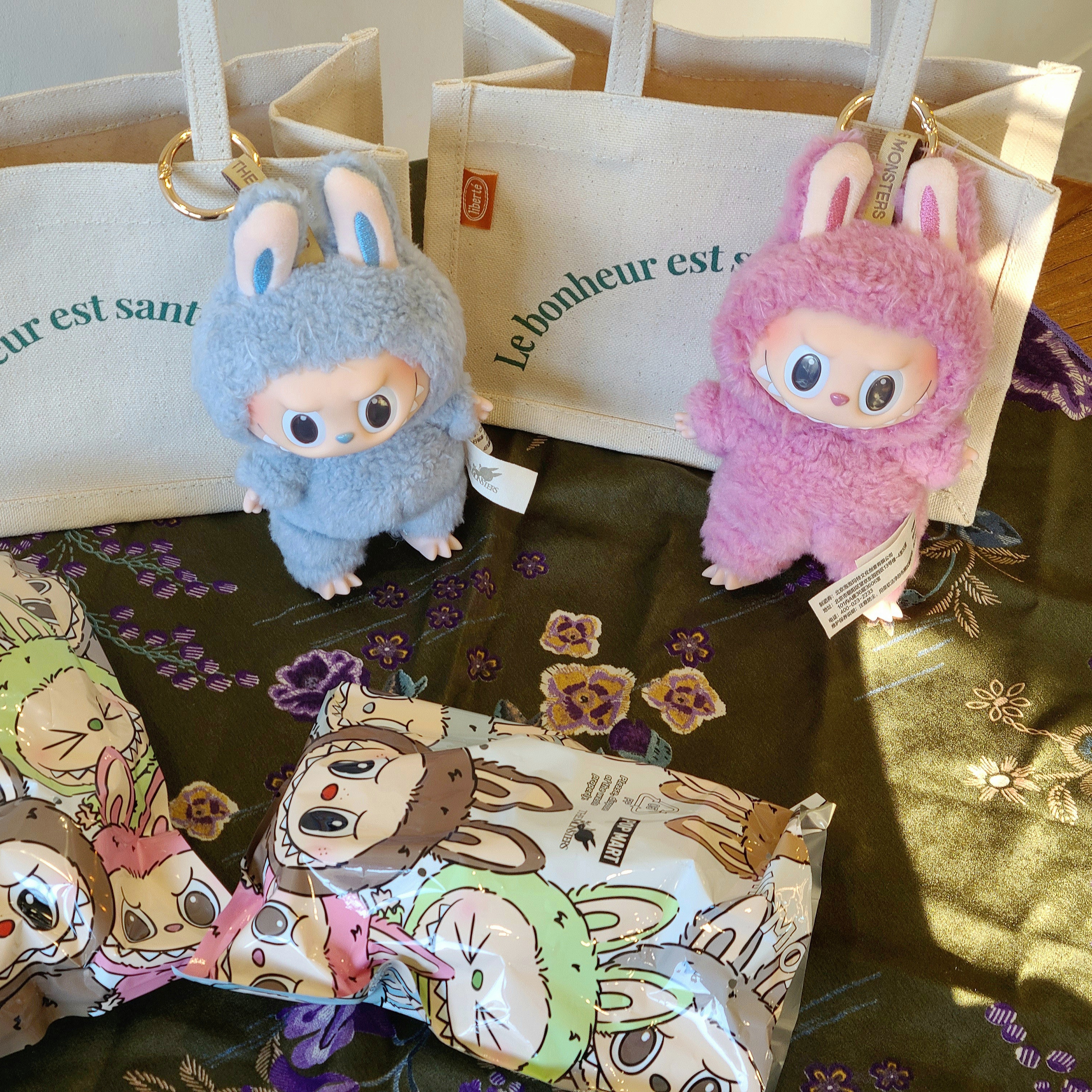 Pop Mart The Monsters Labubu Tasty Macarons Series Sealed Case (6 Blind Boxes), Pop Mart The Monsters Labubu Tasty Macarons Series Sealed Case (1 Blind Box) 착용 스타일 - 1