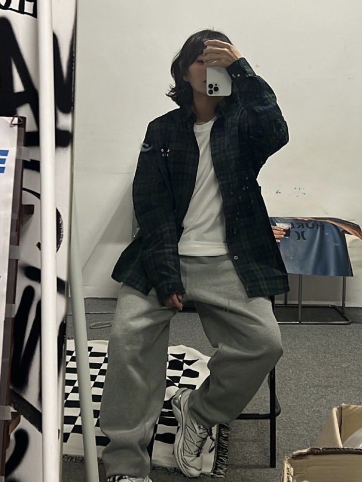 IAB Studio Blackwatch Tartan Shirt Blue Green, Arc'teryx Arc'Multi Bird Logo LS T-Shirt White Light 착용 스타일 - 1