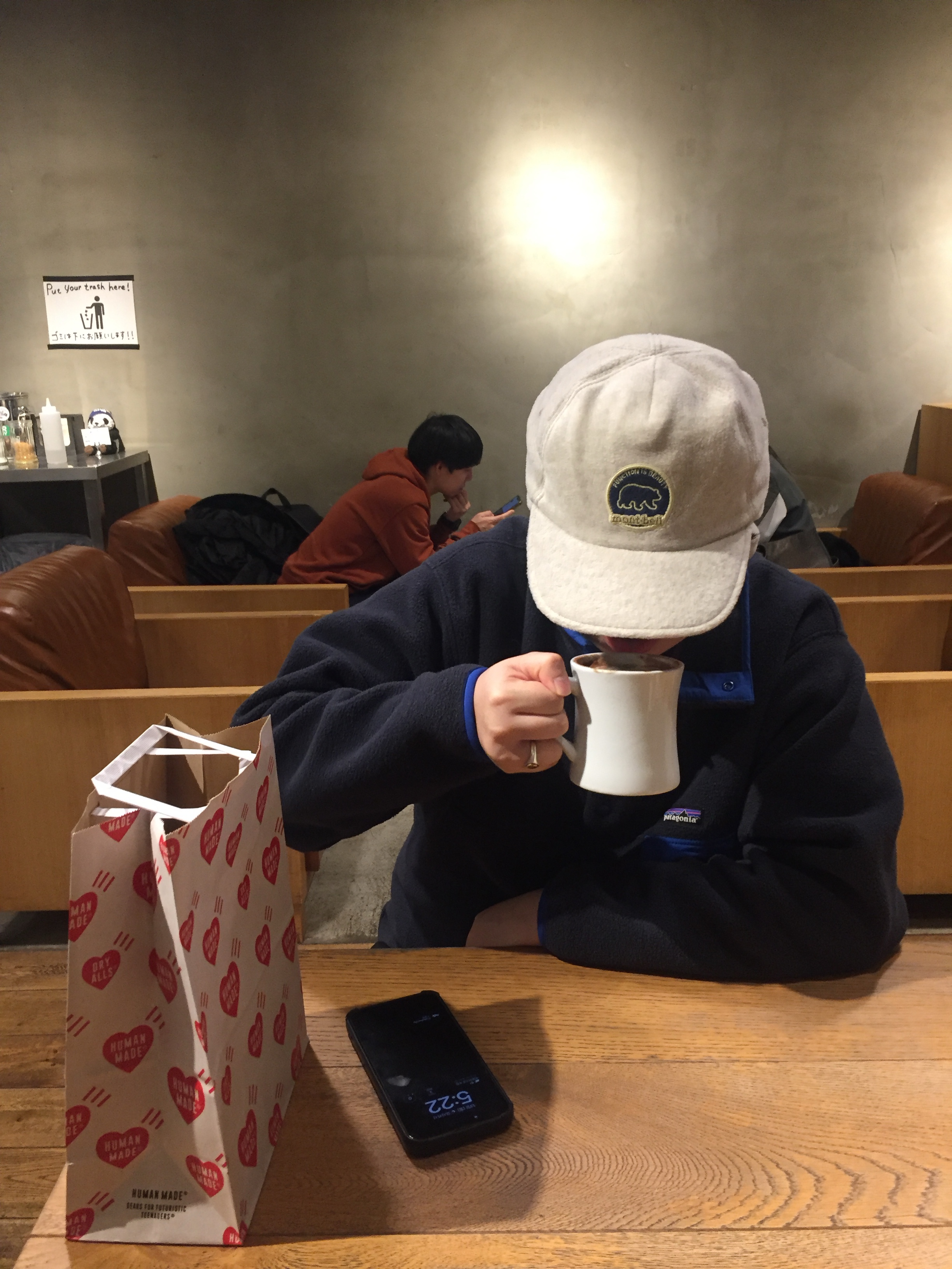 Patagonia Synchilla Snap-T Fleece Pullover Pitch Blue, Kapital Hemp Rayon Bandana Pattern Kesa Muffler Red 착용 스타일 - 4