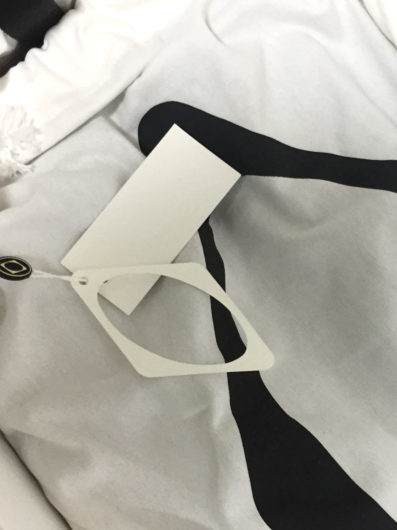 Mischief Buckle Flap Backpack Black 착용 스타일 - 4