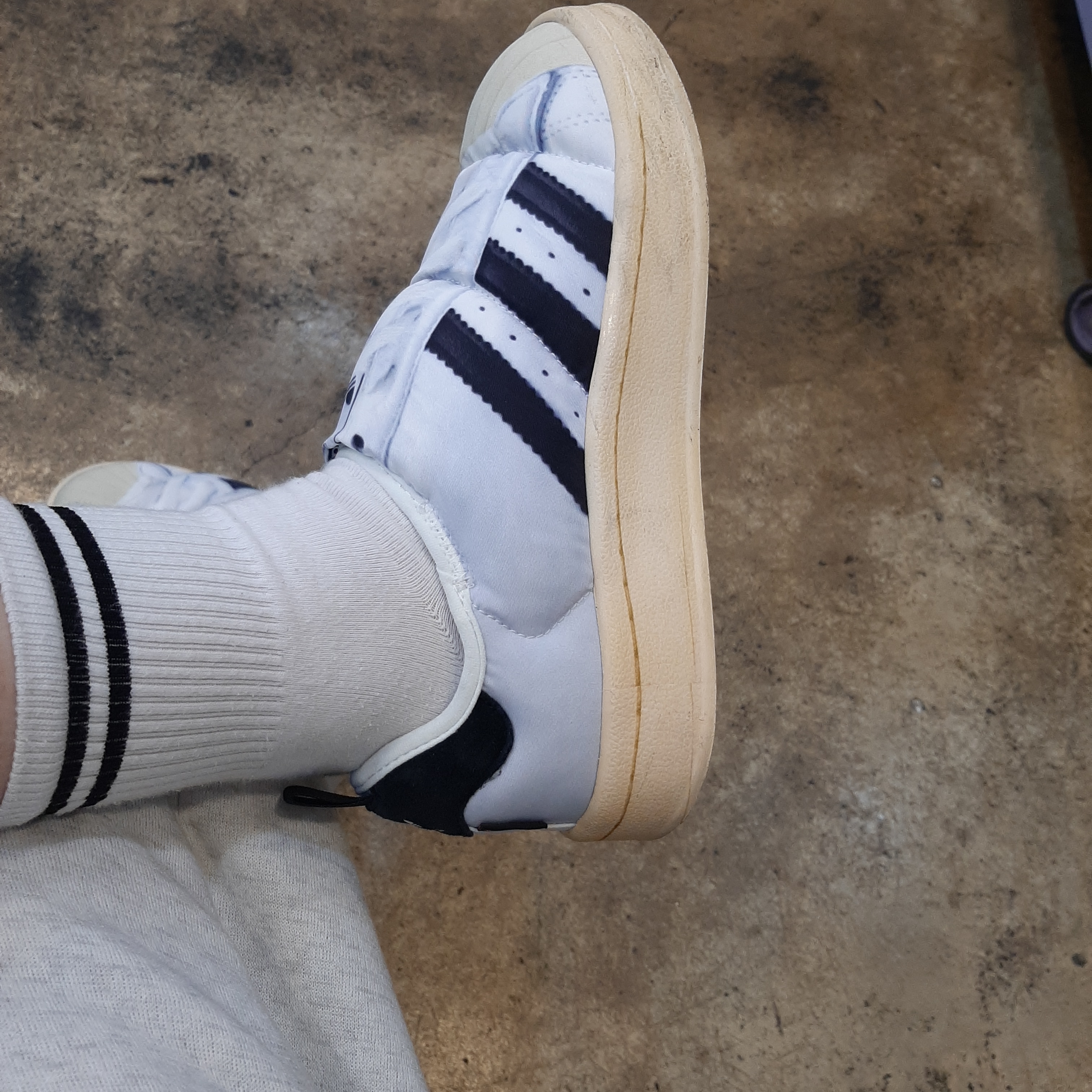 Adidas Puffylette Superstar Cloud White 착용 스타일 - 1
