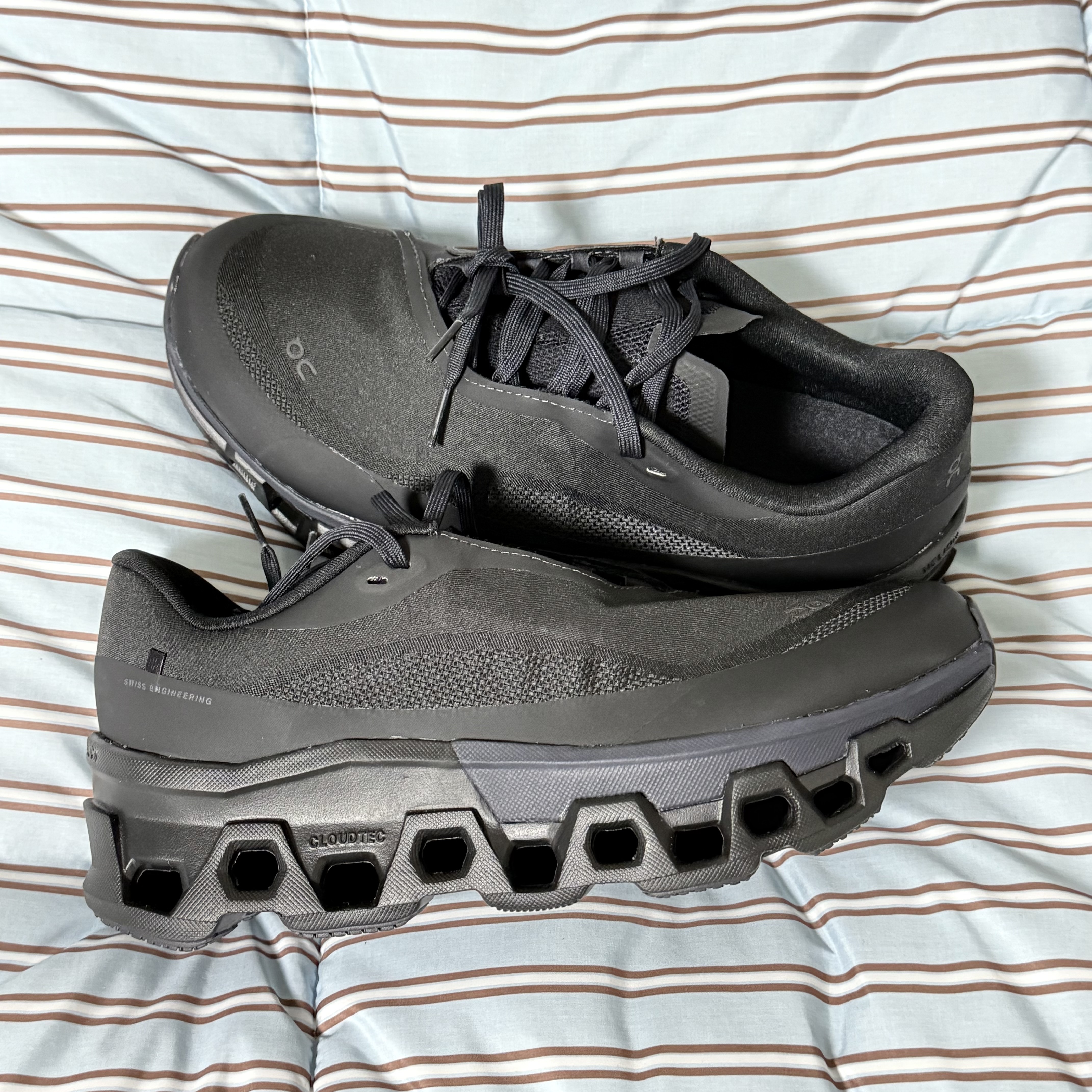 (W) On Running x Post Archive Faction (Paf) Cloudmonster 2 Black Magnet 착용 스타일 - 2