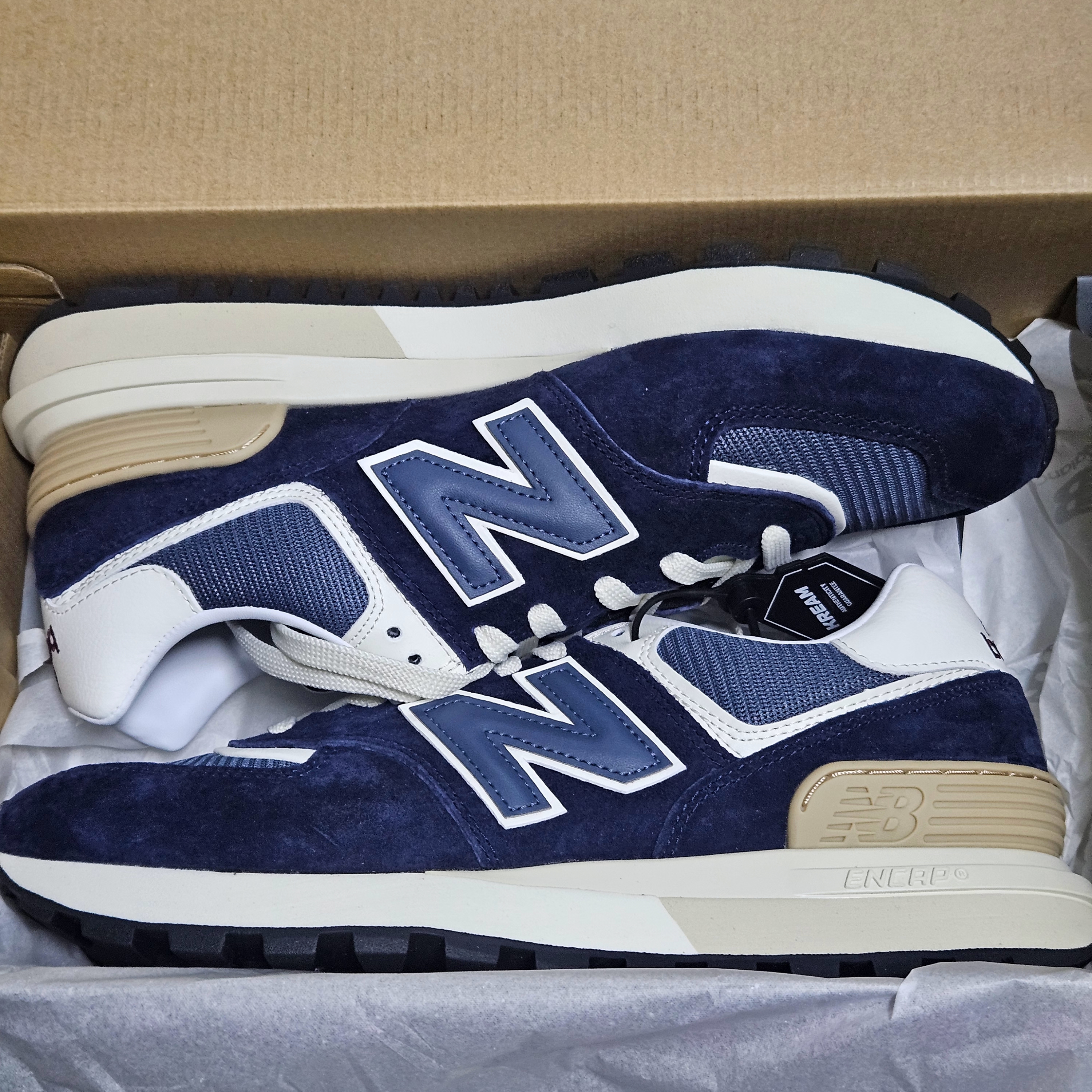 New Balance 574 Legacy Navy 착용 스타일 - 1