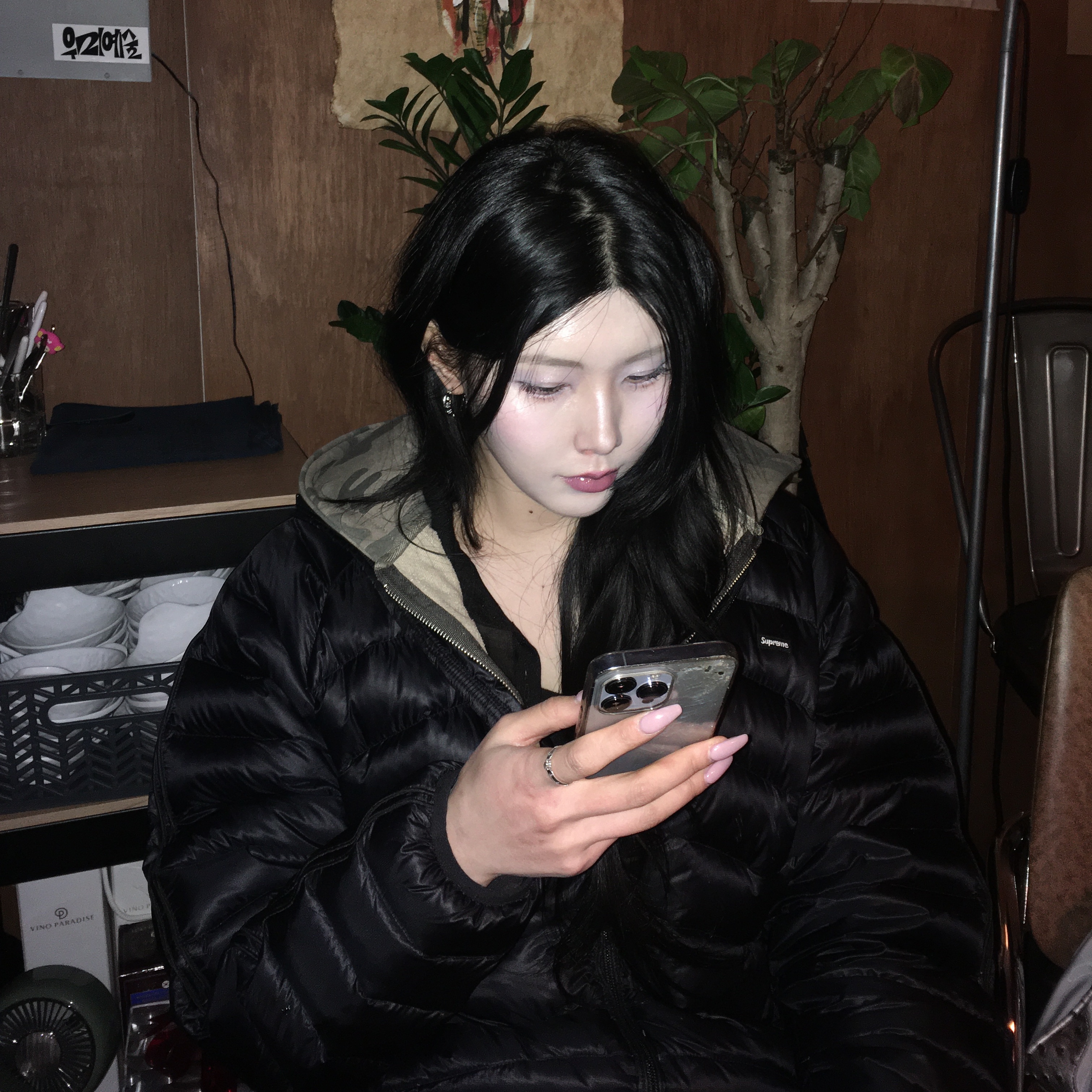 Supreme Micro Down Jacket Black - 24SS, Asics Jog 100 2 Black 착용 스타일 - 4