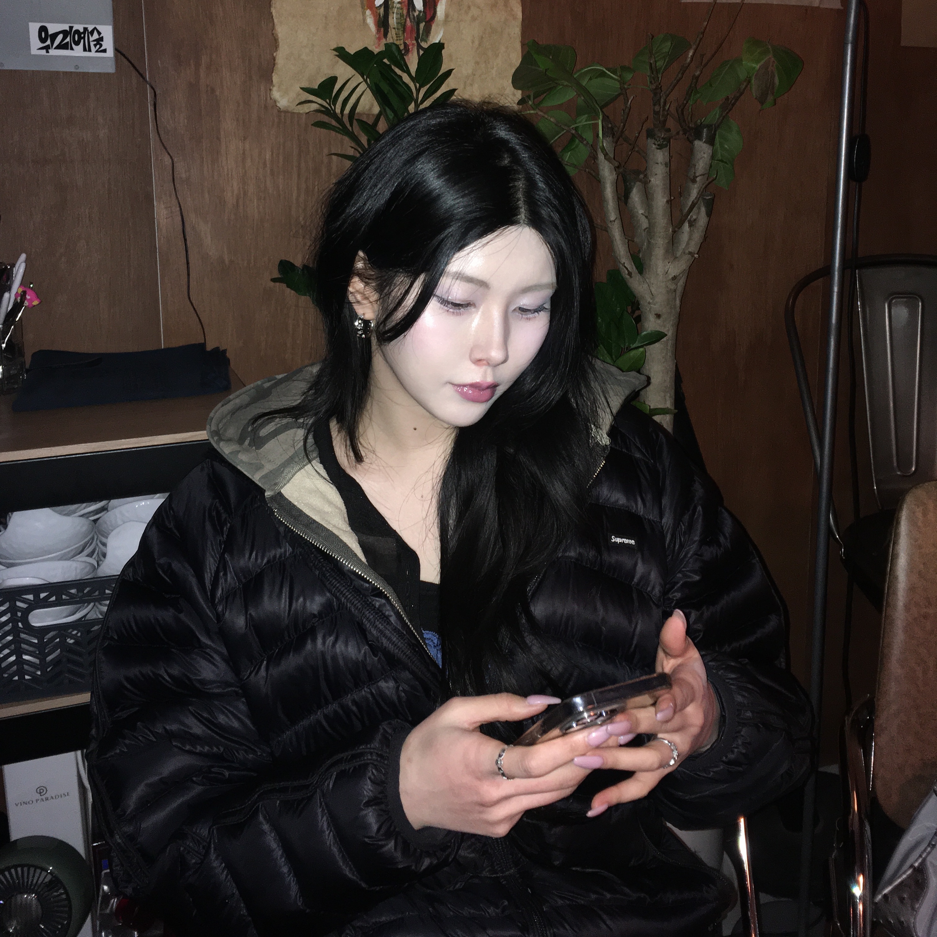 Supreme Micro Down Jacket Black - 24SS, Asics Jog 100 2 Black 착용 스타일 - 5