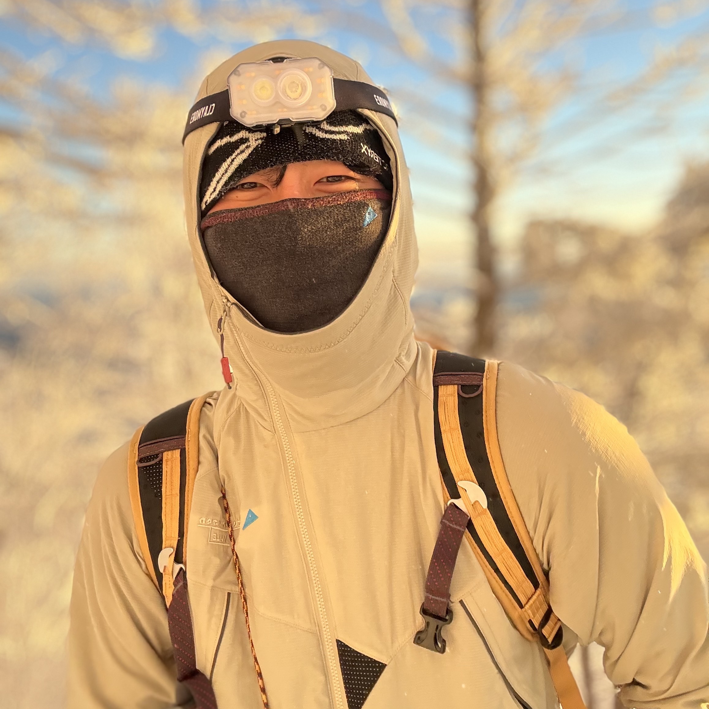 Arc'teryx Bird Head Toque Orca, Klattermusen Delling 25L Backpack Juniper Green 착용 스타일 - 1