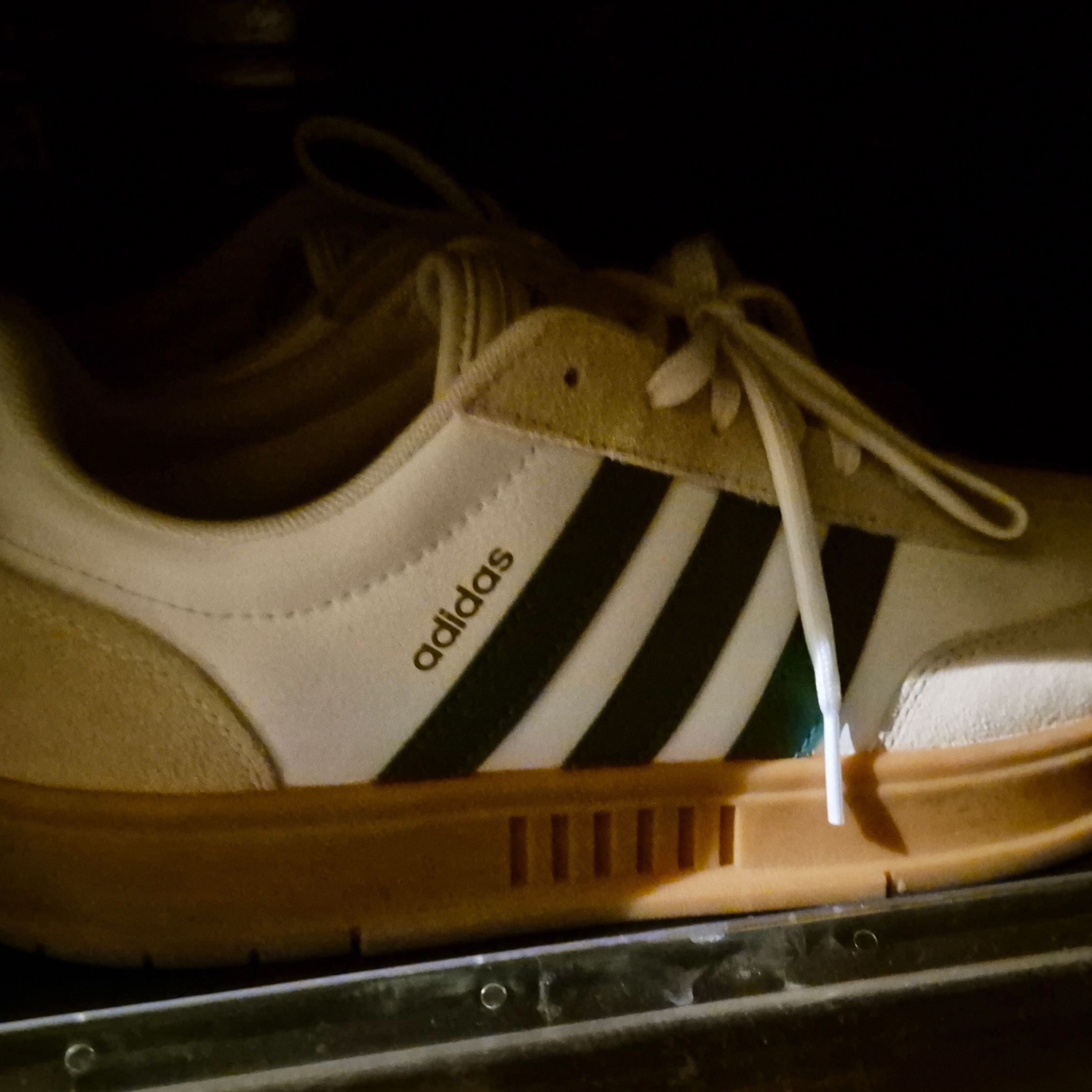 Adidas Gradas Collegiate Green 착용 스타일