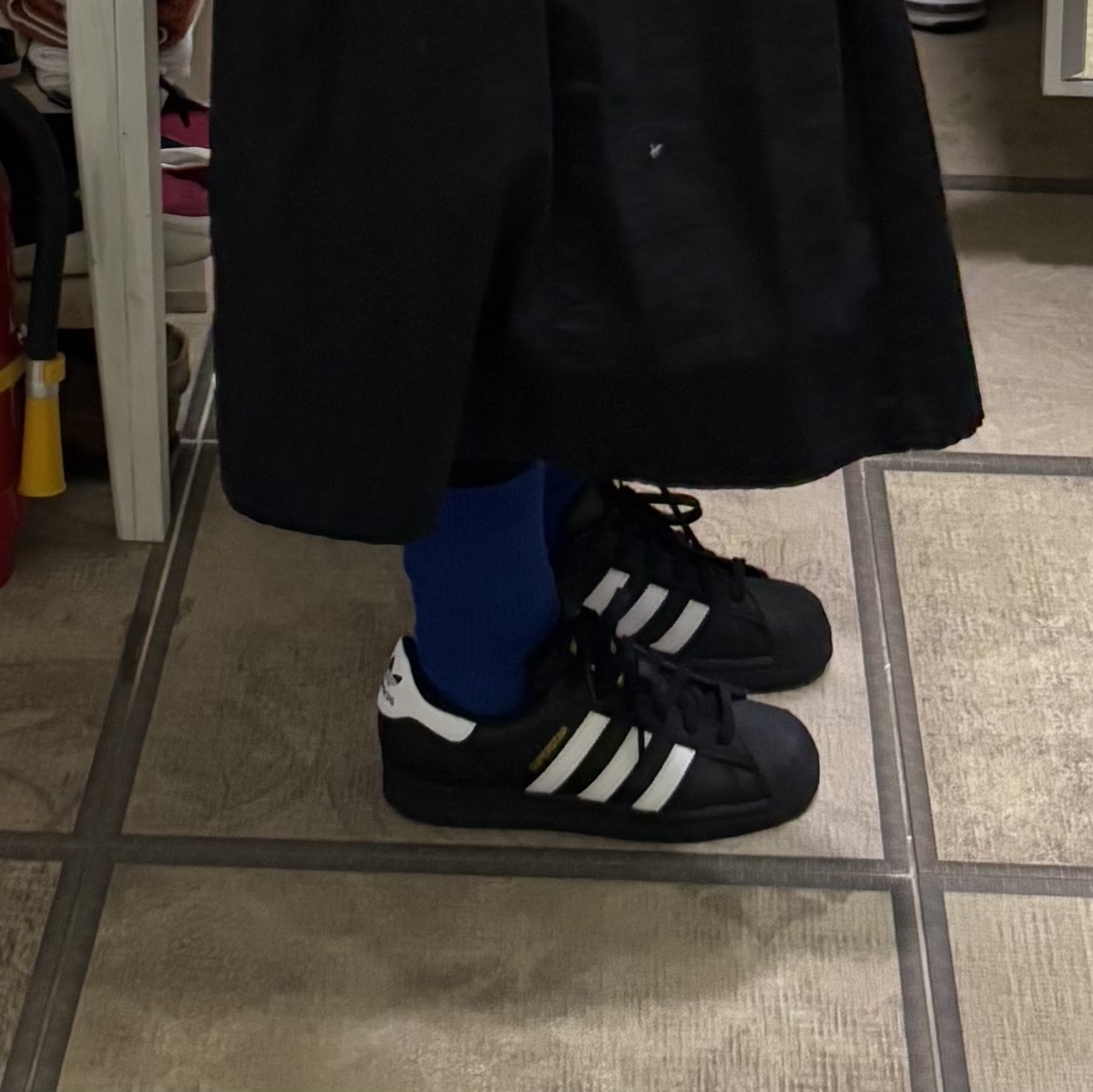 (J) Adidas Superstar Black White 착용 스타일