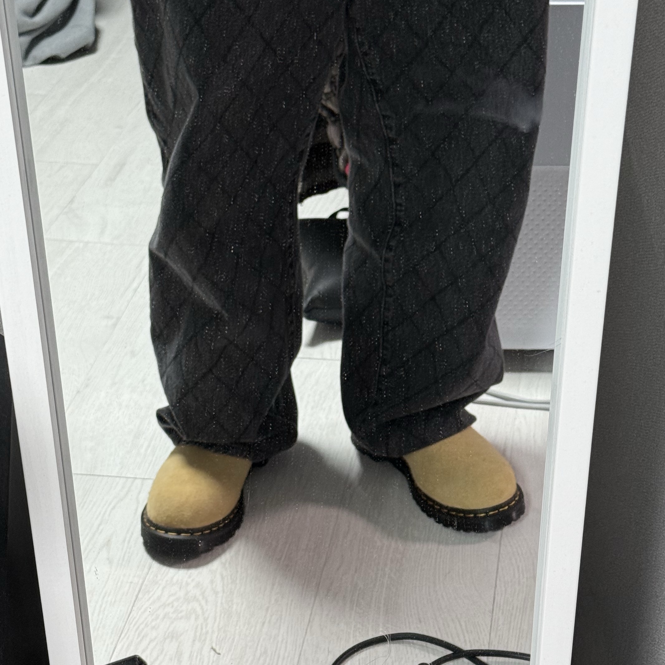 Dr. Martens x Stussy 2295 Decon Sand Hairy Suede Boots Tan 착용 스타일
