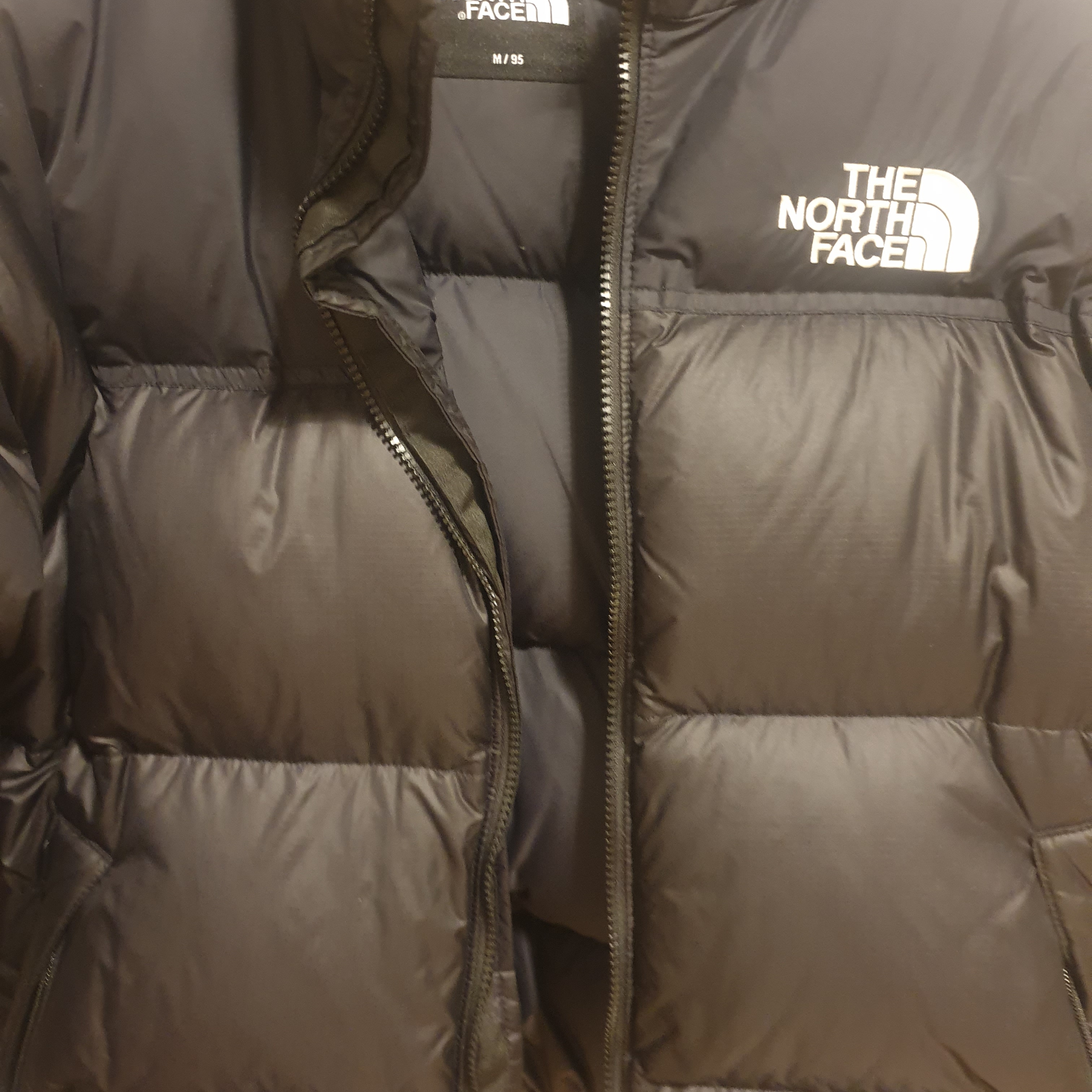 The North Face 1996 Eco Nuptse Jacket Black 착용 스타일