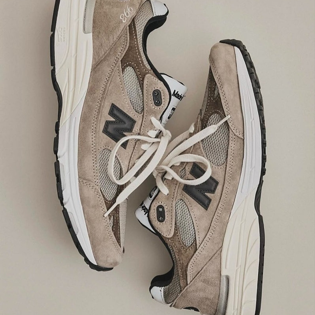 New Balance x JJJJound 993 Made in USA Mushroom White 착용 스타일 - 2