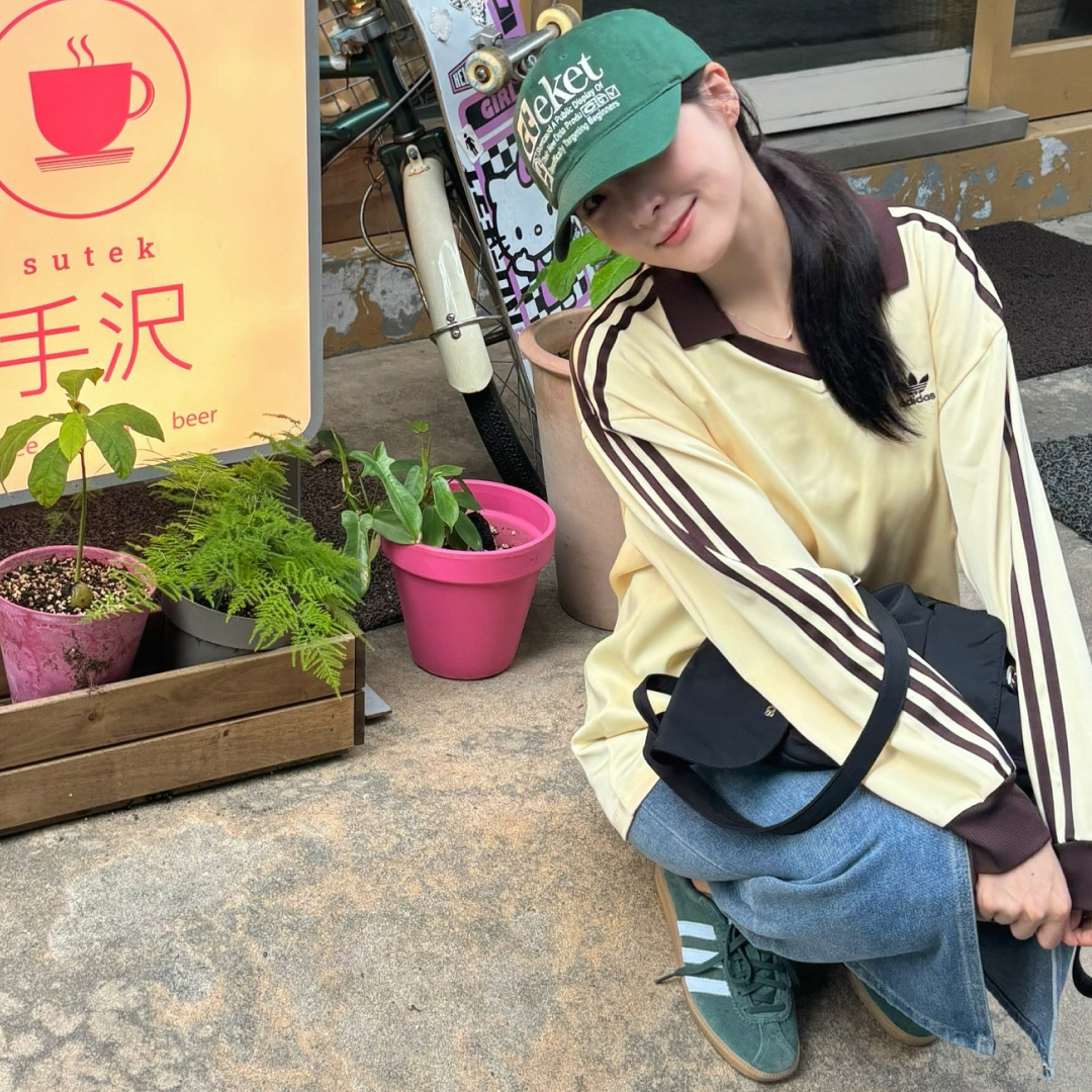 (W) Adidas Bermuda Mineral Green 착용 스타일 - 2