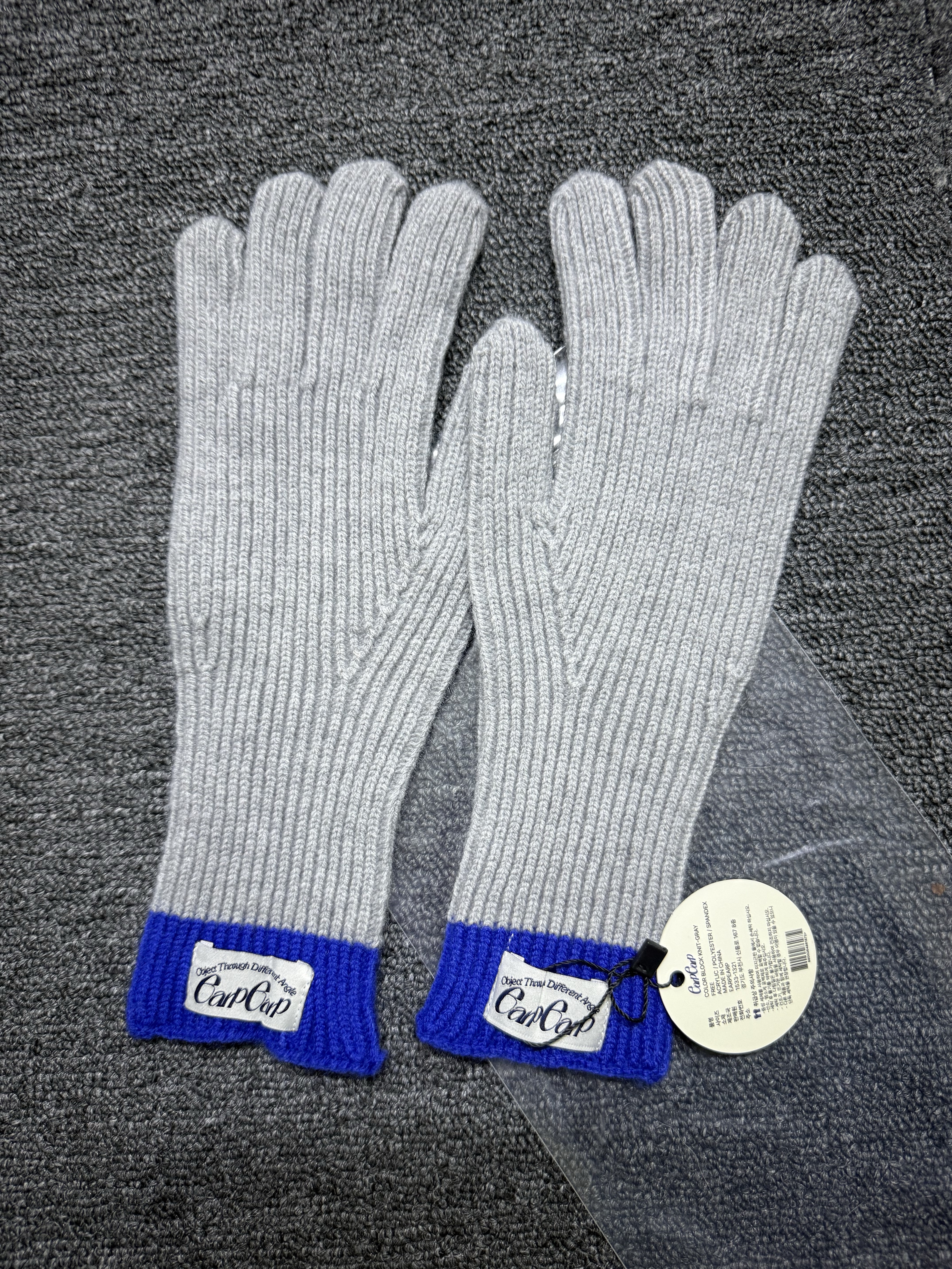 earpearp Color Block Kint Finger Hole Gloves Grey 착용 스타일 - 1