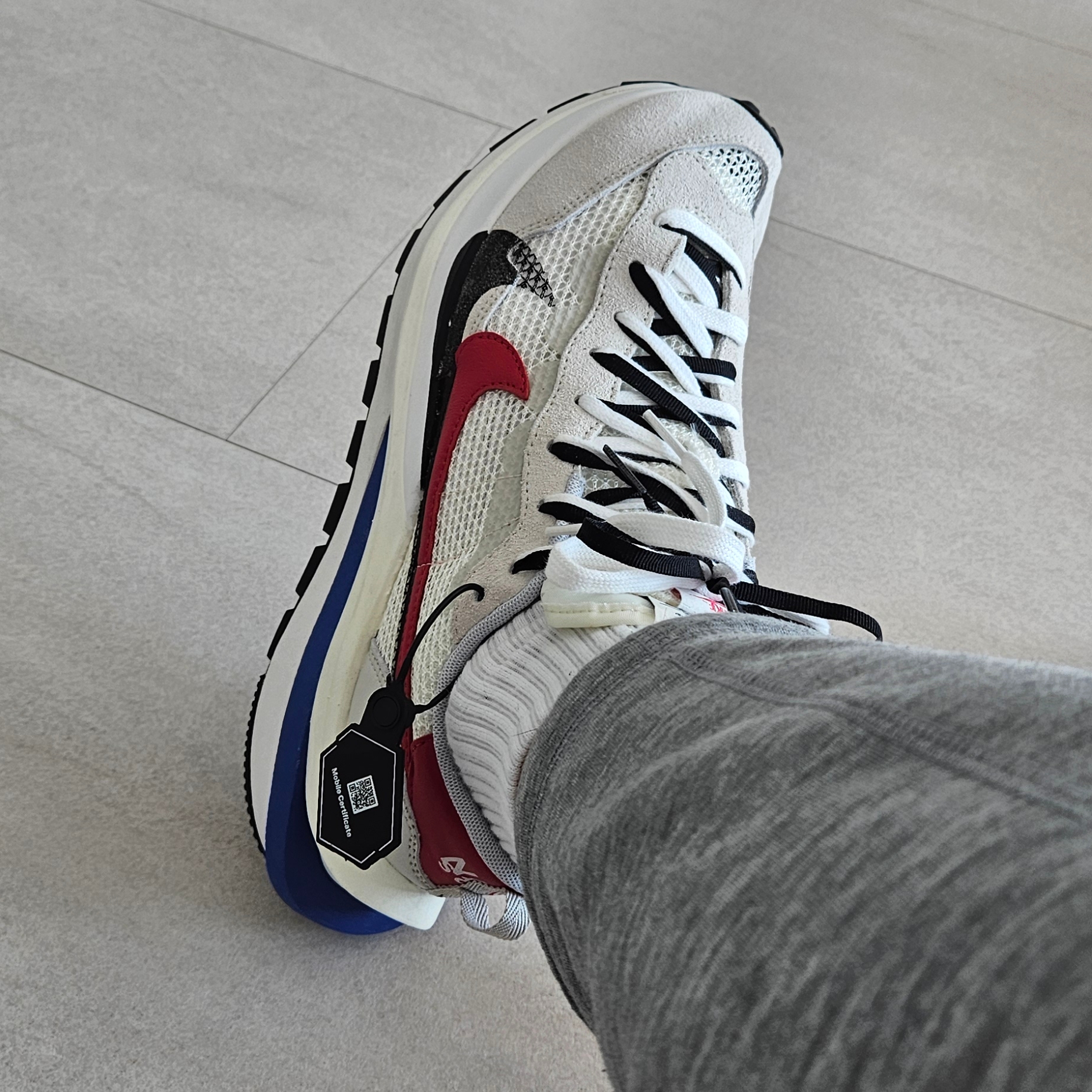 Nike x Sacai VaporWaffle Royal Fuchsia 착용 스타일