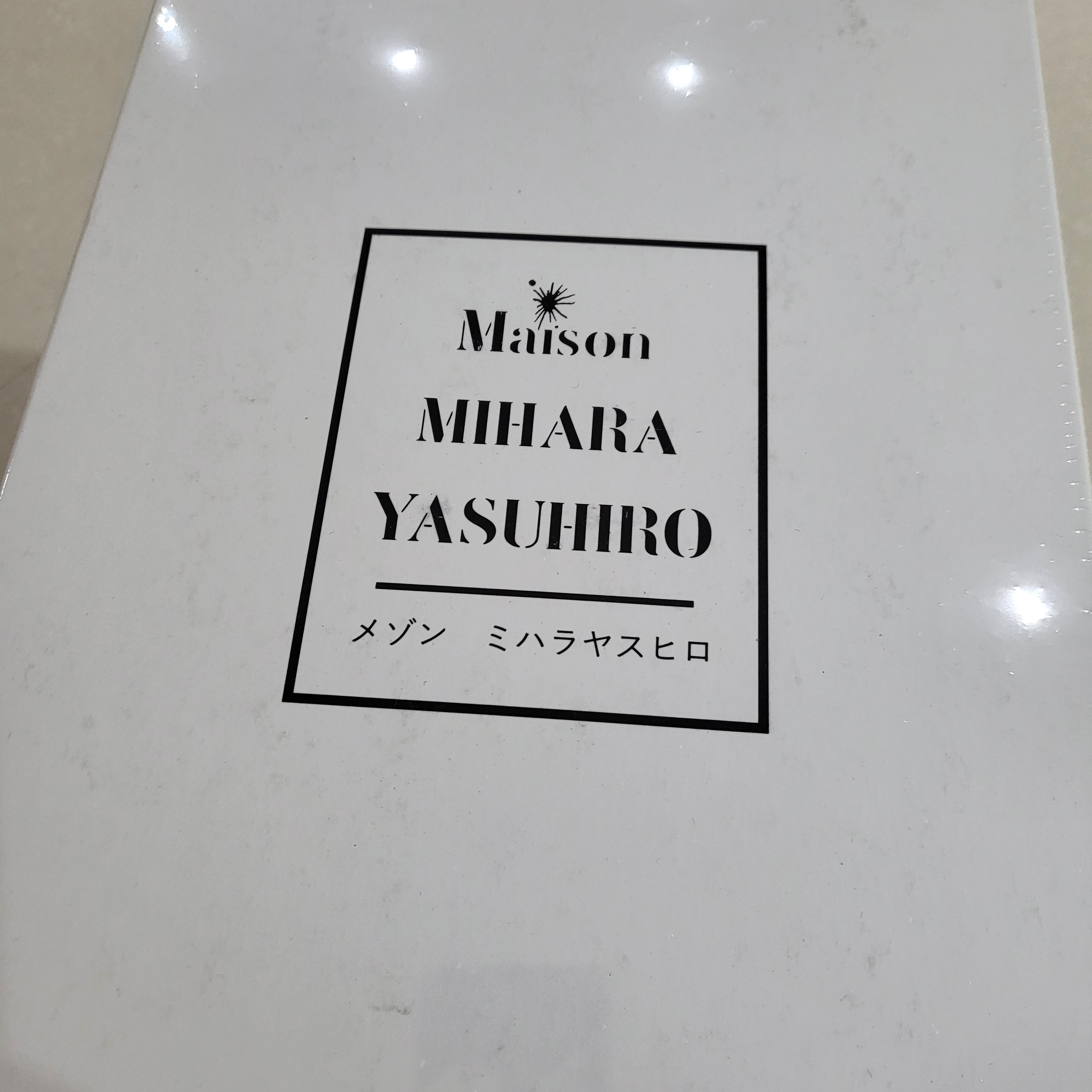 Maison Mihara Yasuhiro Wayne OG Sole Leather Low-top Sneakers Black White 착용 스타일 - 1