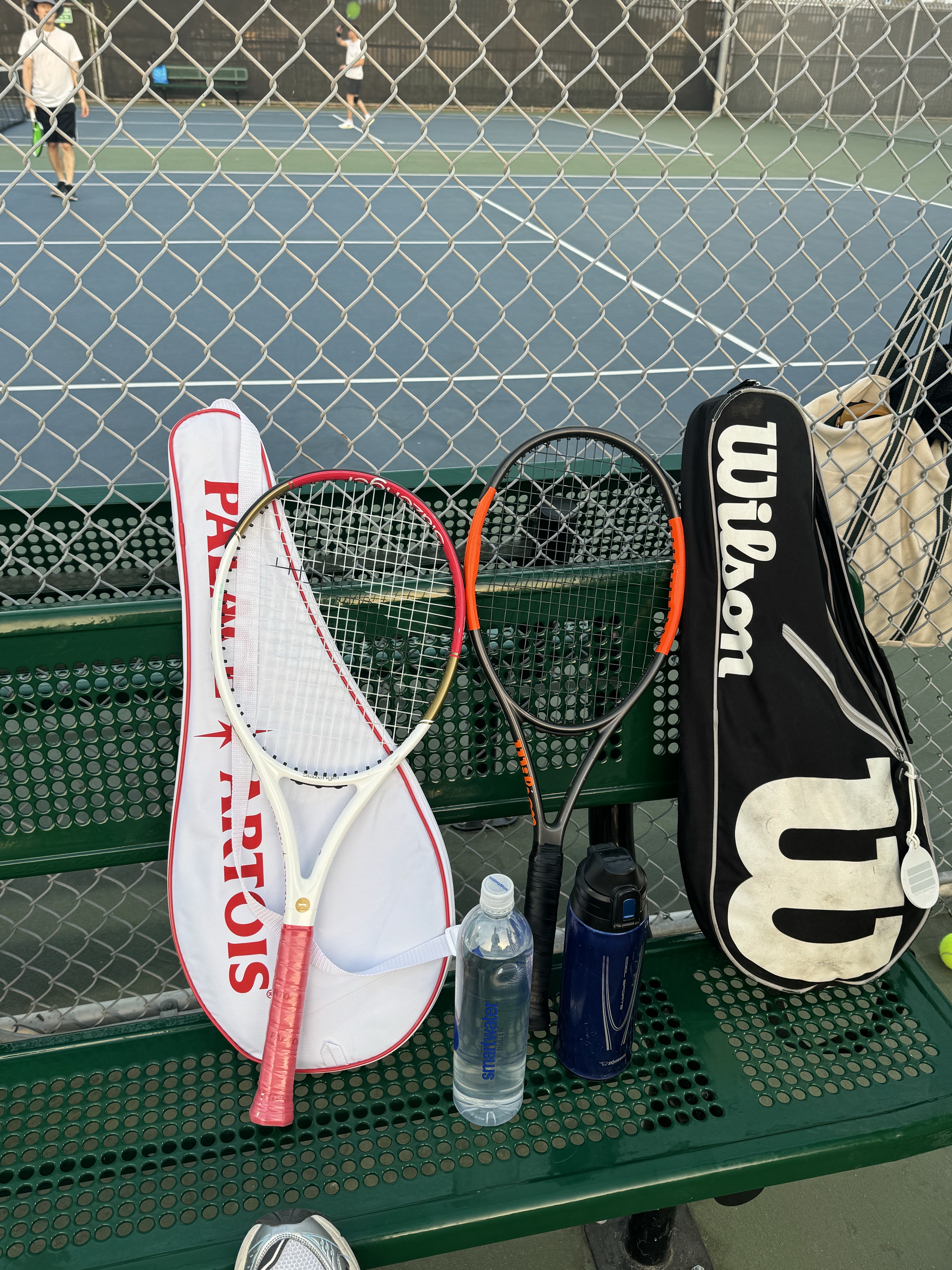 Palace x Stella Artois Tennis Racket White - 24SS 착용 스타일 - 2