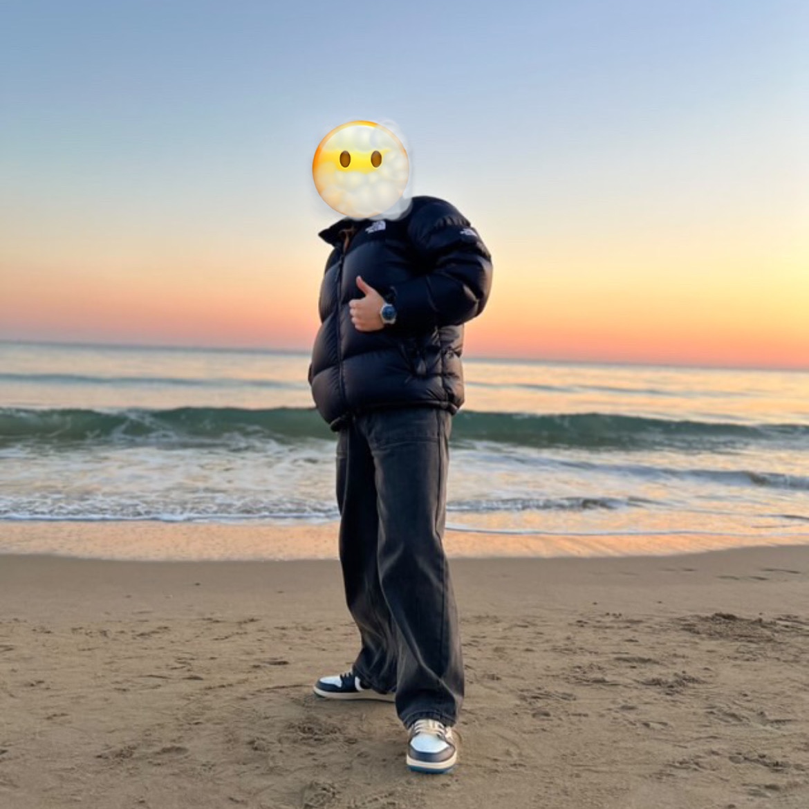 The North Face 1996 Eco Nuptse Jacket Real Black, Jordan 1 x Travis Scott x Fragment Retro Low OG SP Military Blue 착용 스타일