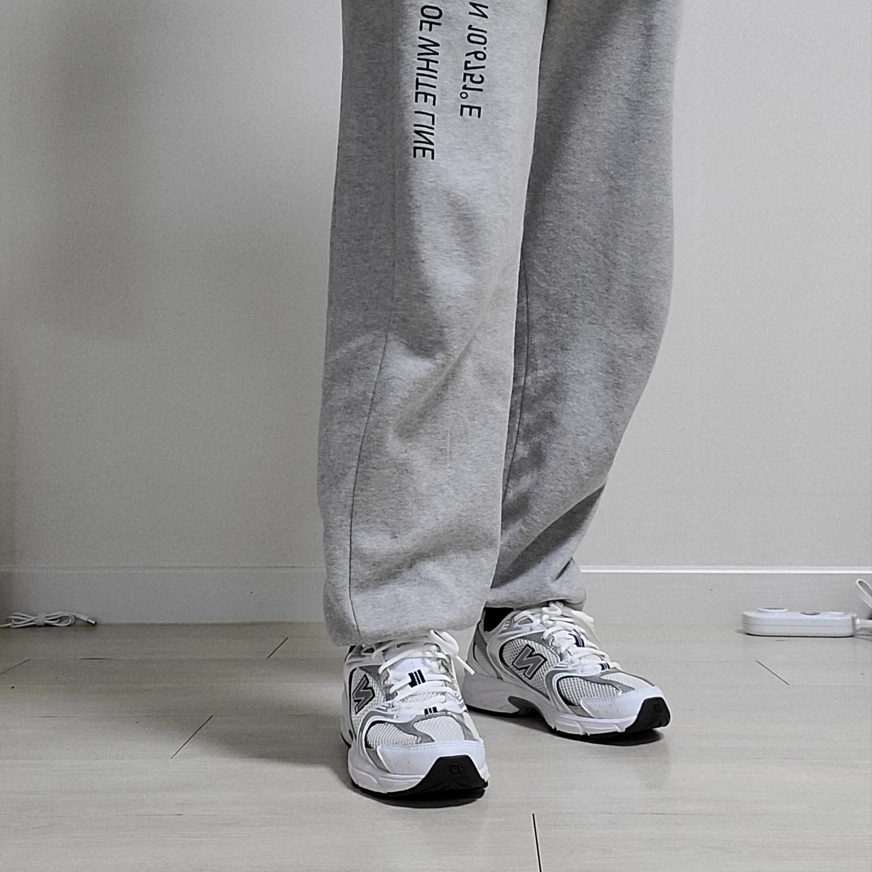 New Balance 530 White 착용 스타일 - 2