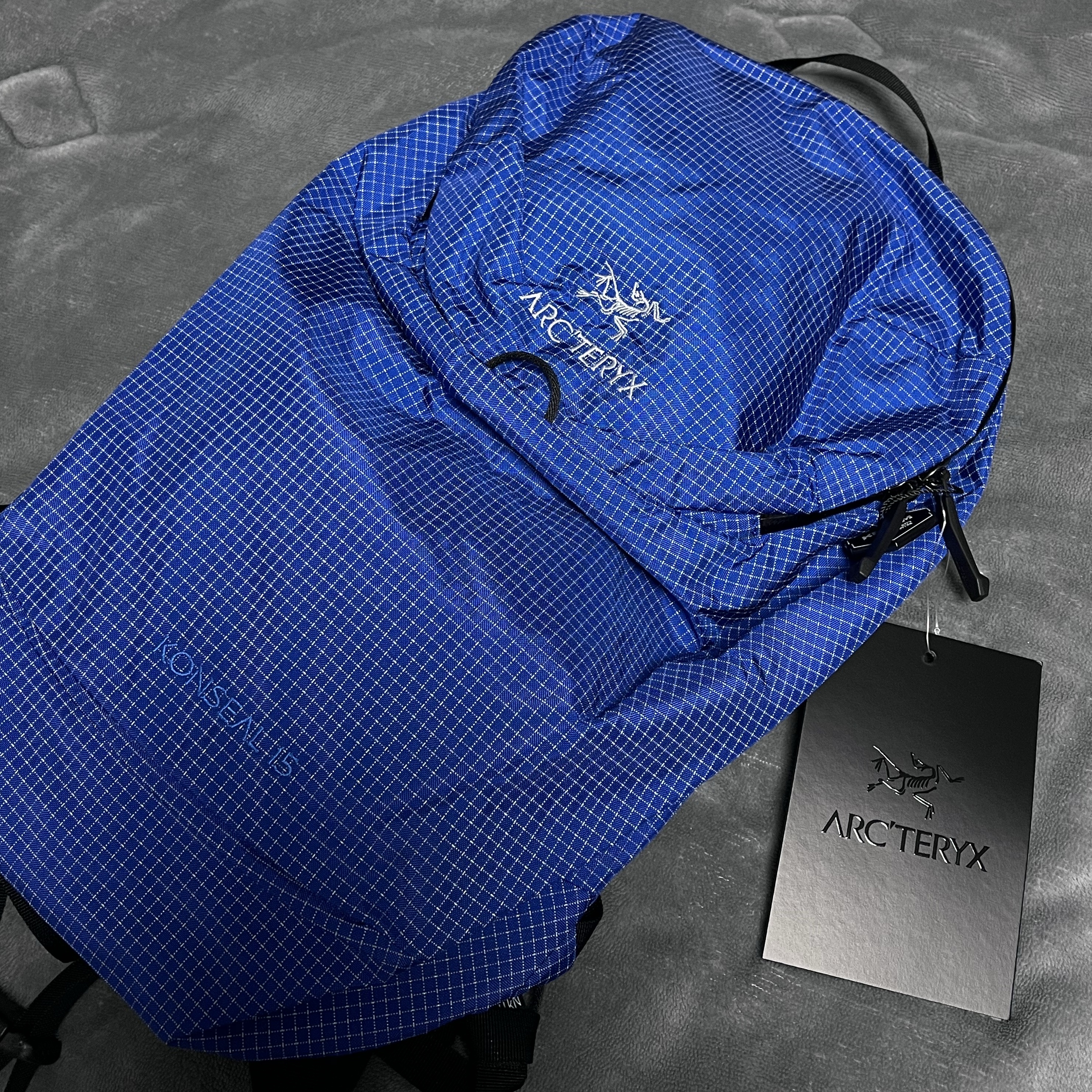 Arc'teryx Konseal 15 Backpack Vitality 착용 스타일