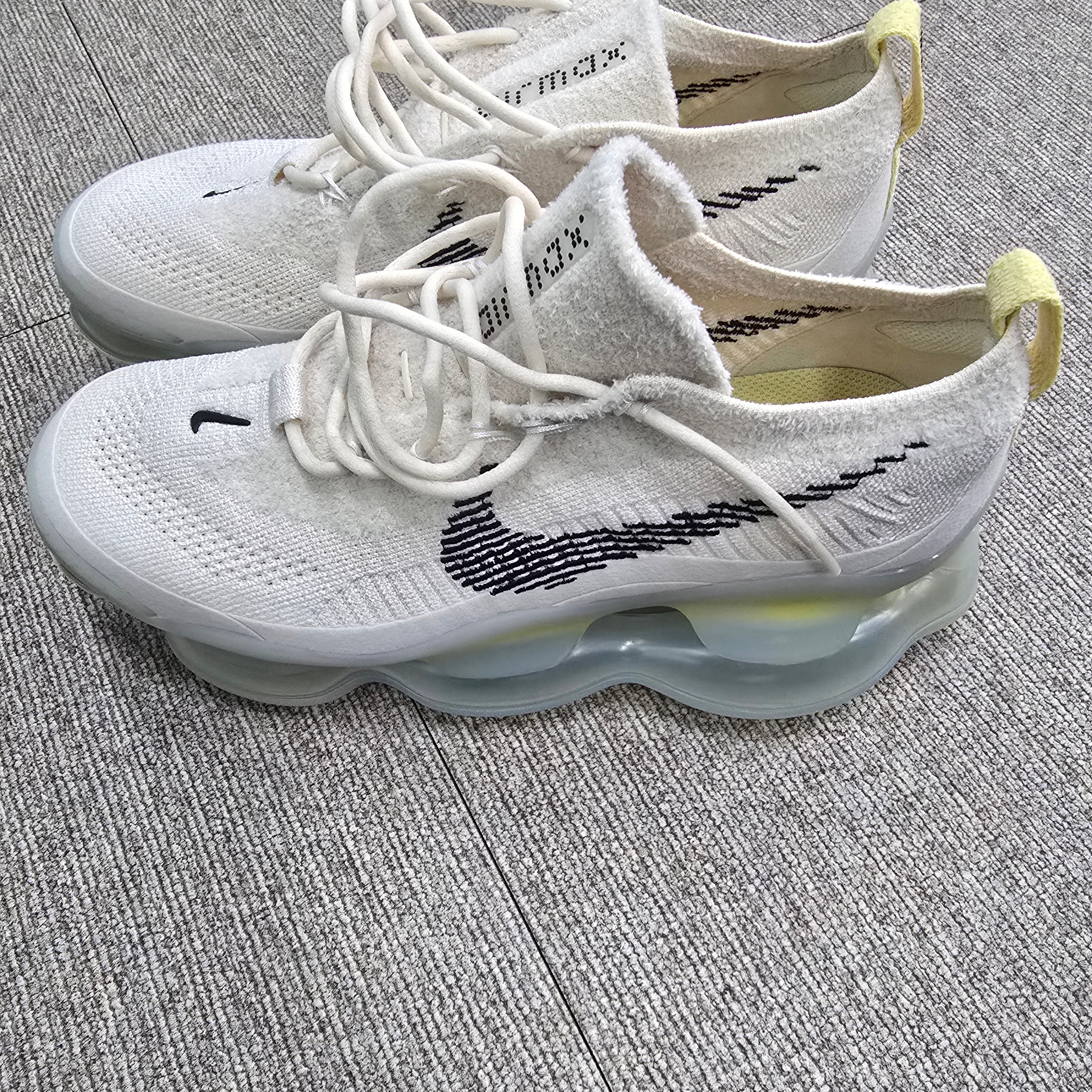 Nike Air Max Scorpion Flyknit Lemon Wash 착용 스타일 - 2