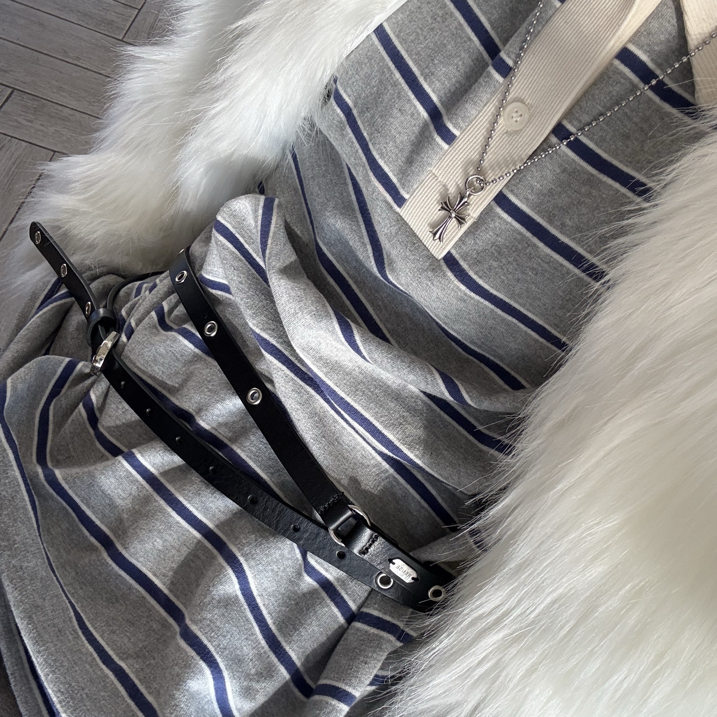 MJD Everyday Heavy Sweat Baggy Pants Melange Grey, Hansroom Chrome Hearts Tiny CH cross Charm 착용 스타일 - 4