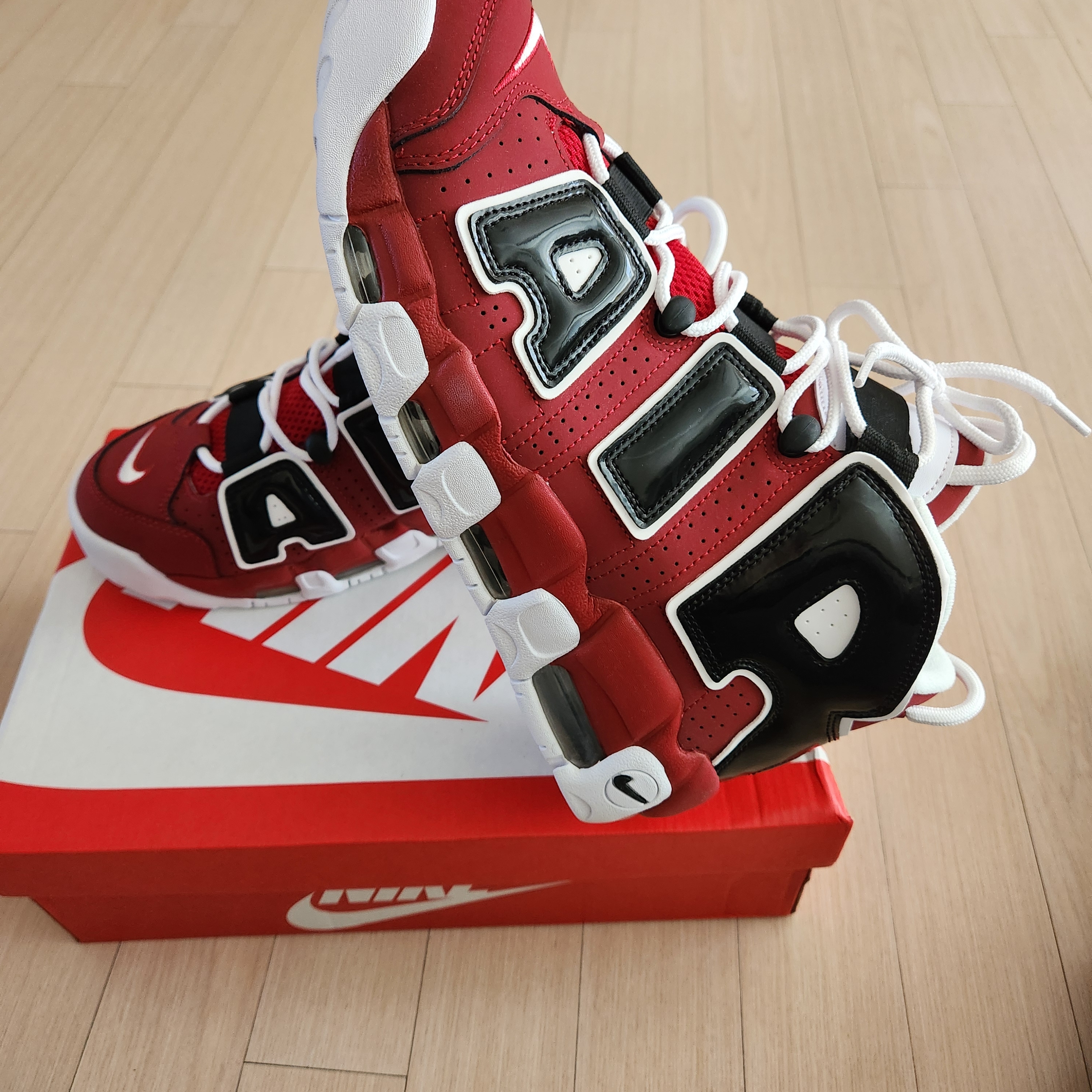 Nike Air More Uptempo 96 Bulls 2021, Nike Air More Uptempo 96 Cobalt Bliss 착용 스타일 - 2