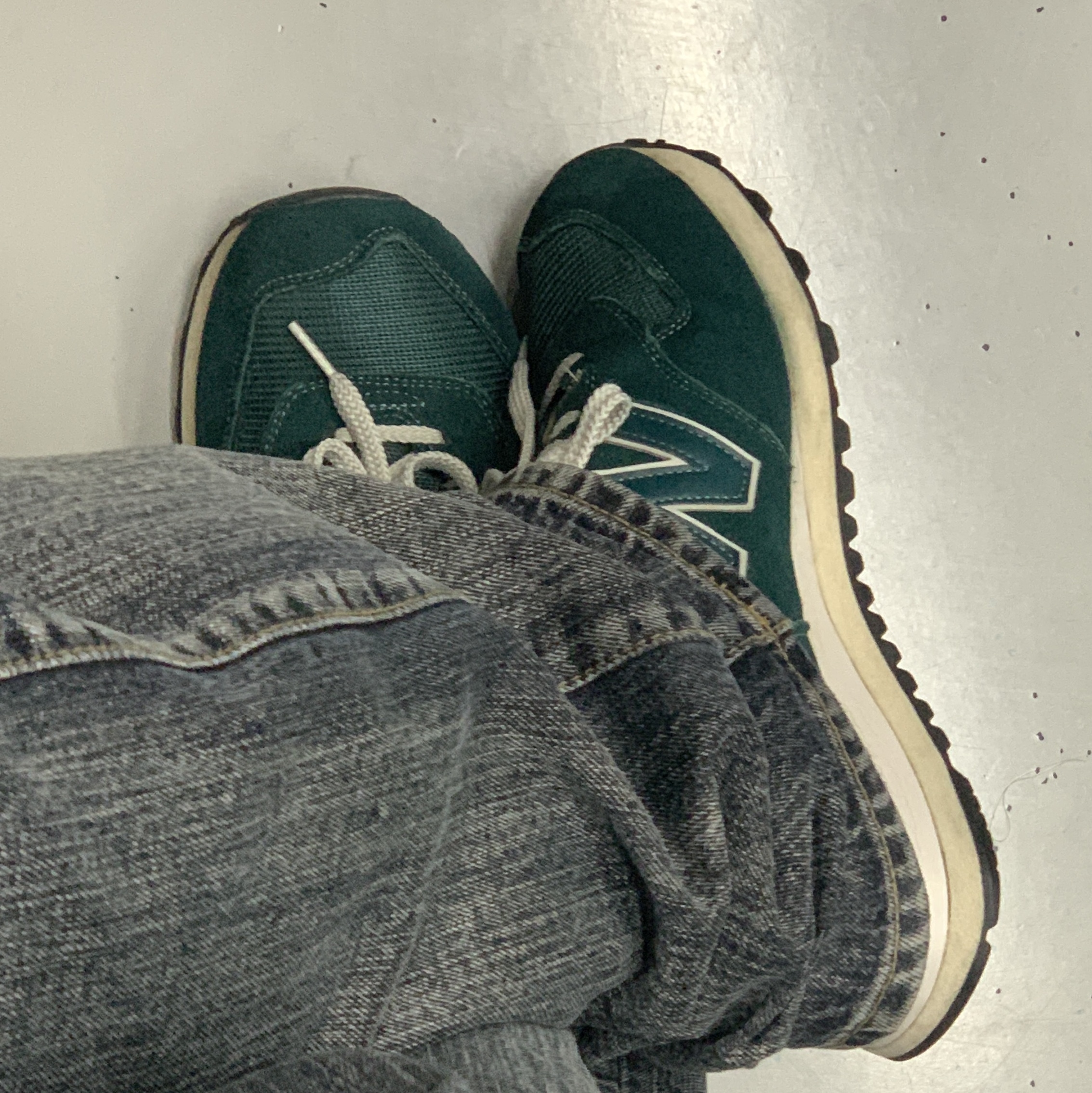 New Balance 574 Heritage Grass Green 착용 스타일