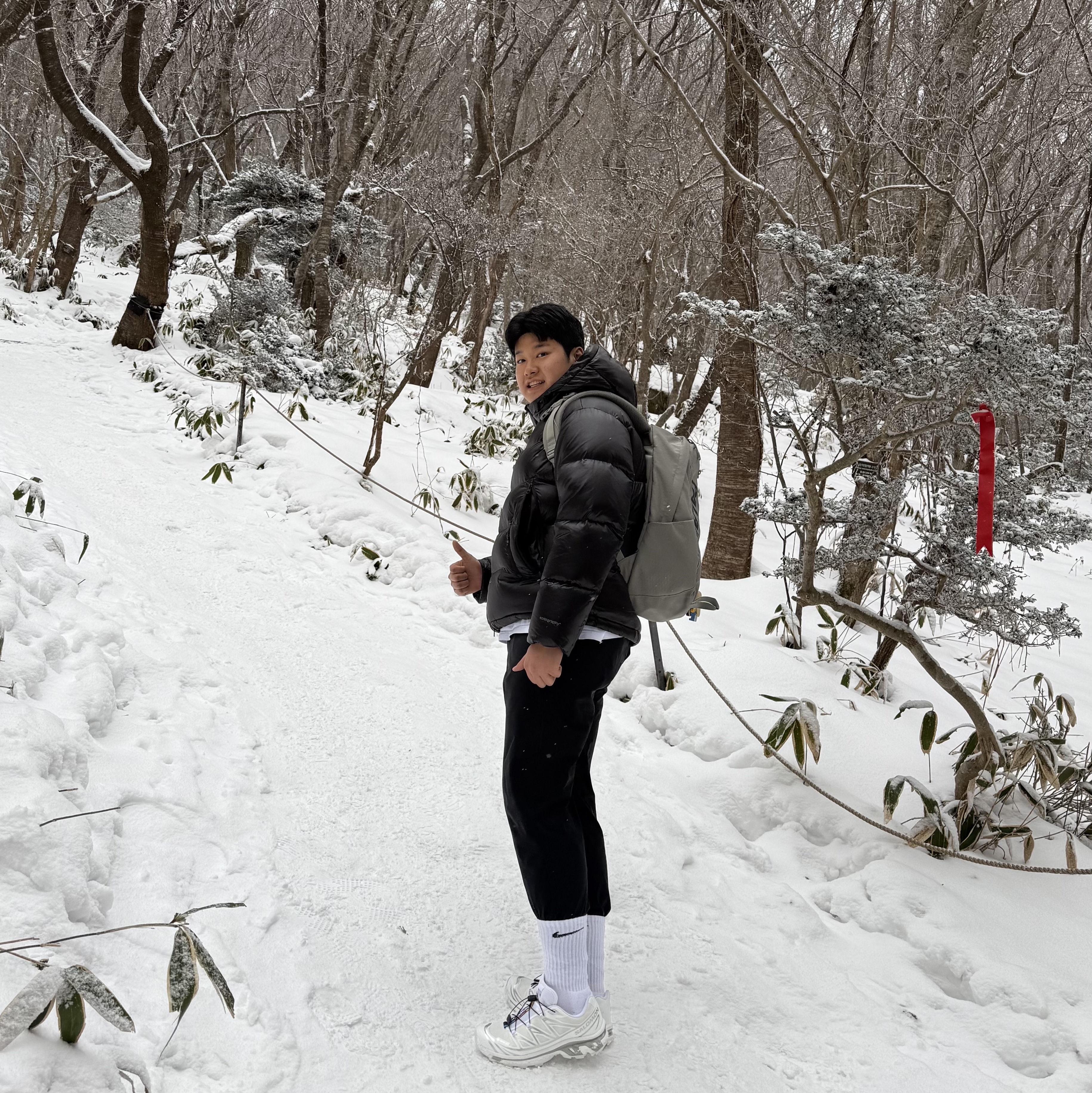 Salomon XT-6 Gore-Tex White Silver, Palace Cordura Y-Rip Backpack Olive - 24SS 착용 스타일