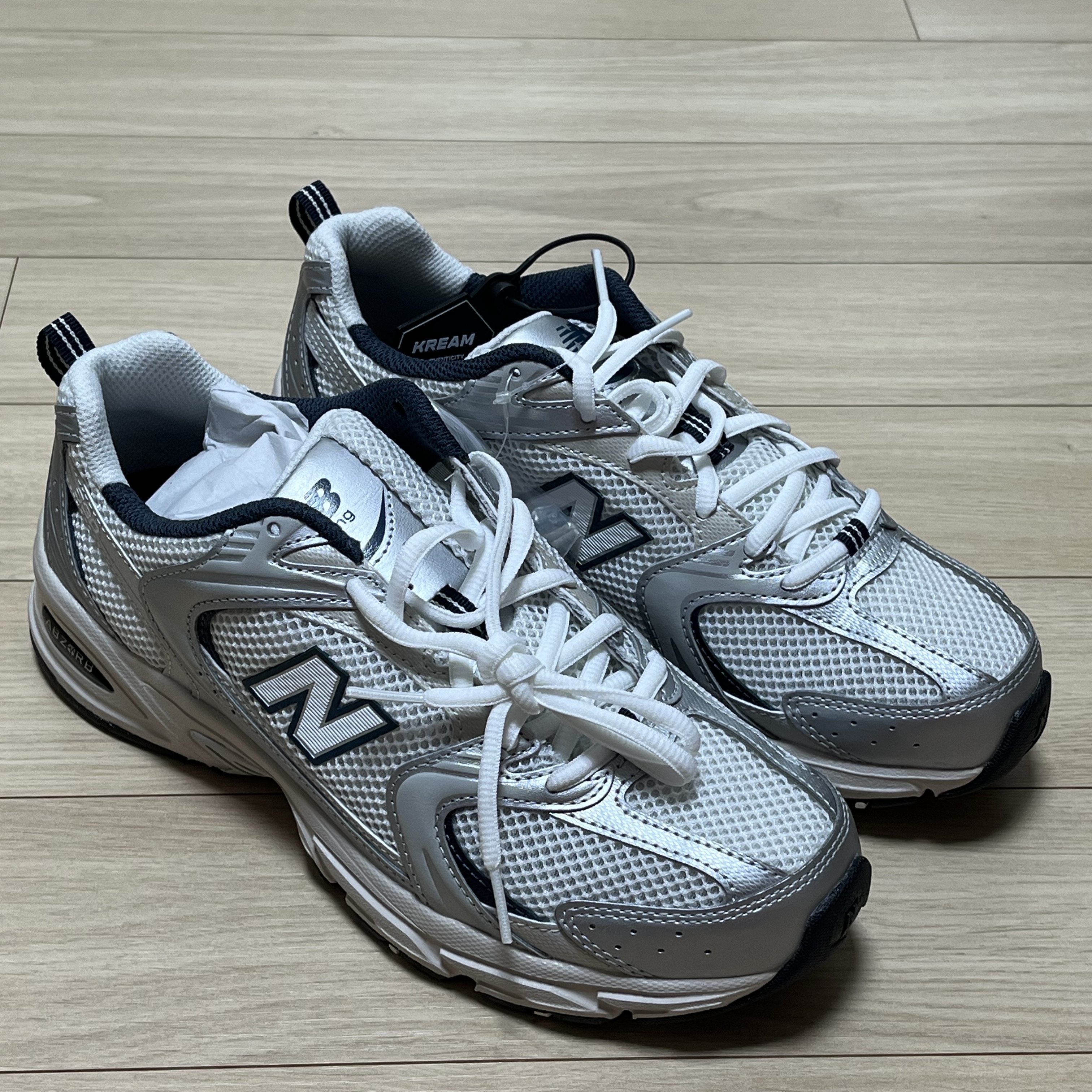 New Balance 530 Steel Grey 착용 스타일