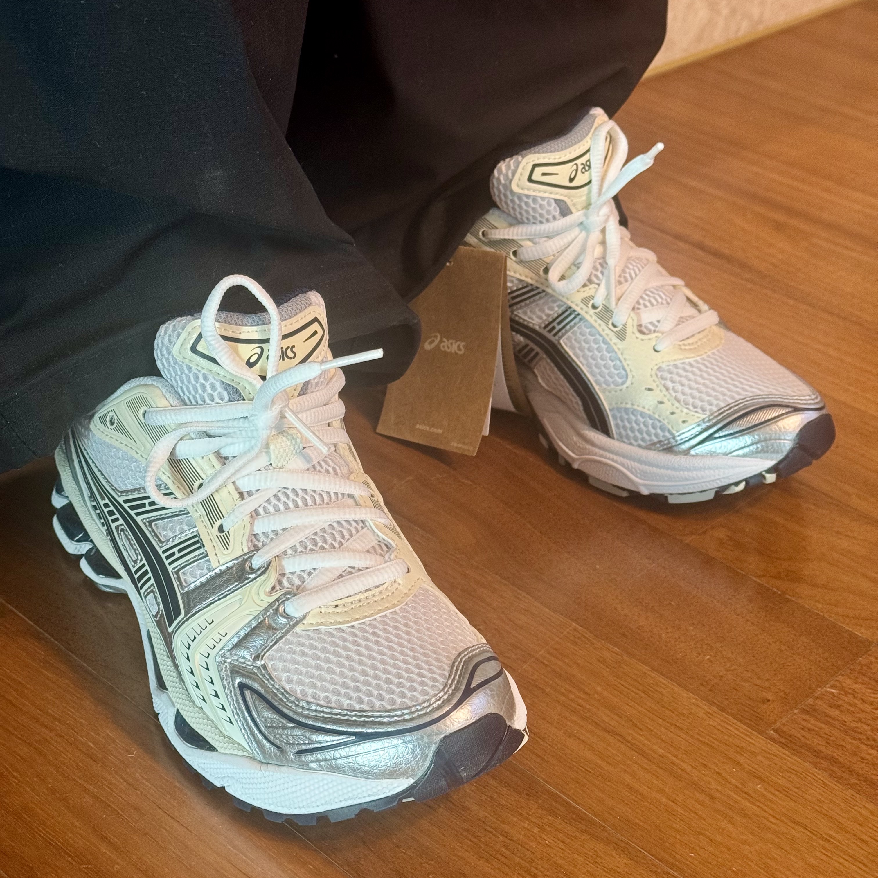 (W) Asics Gel-Kayano 14 White Midnight 착용 스타일