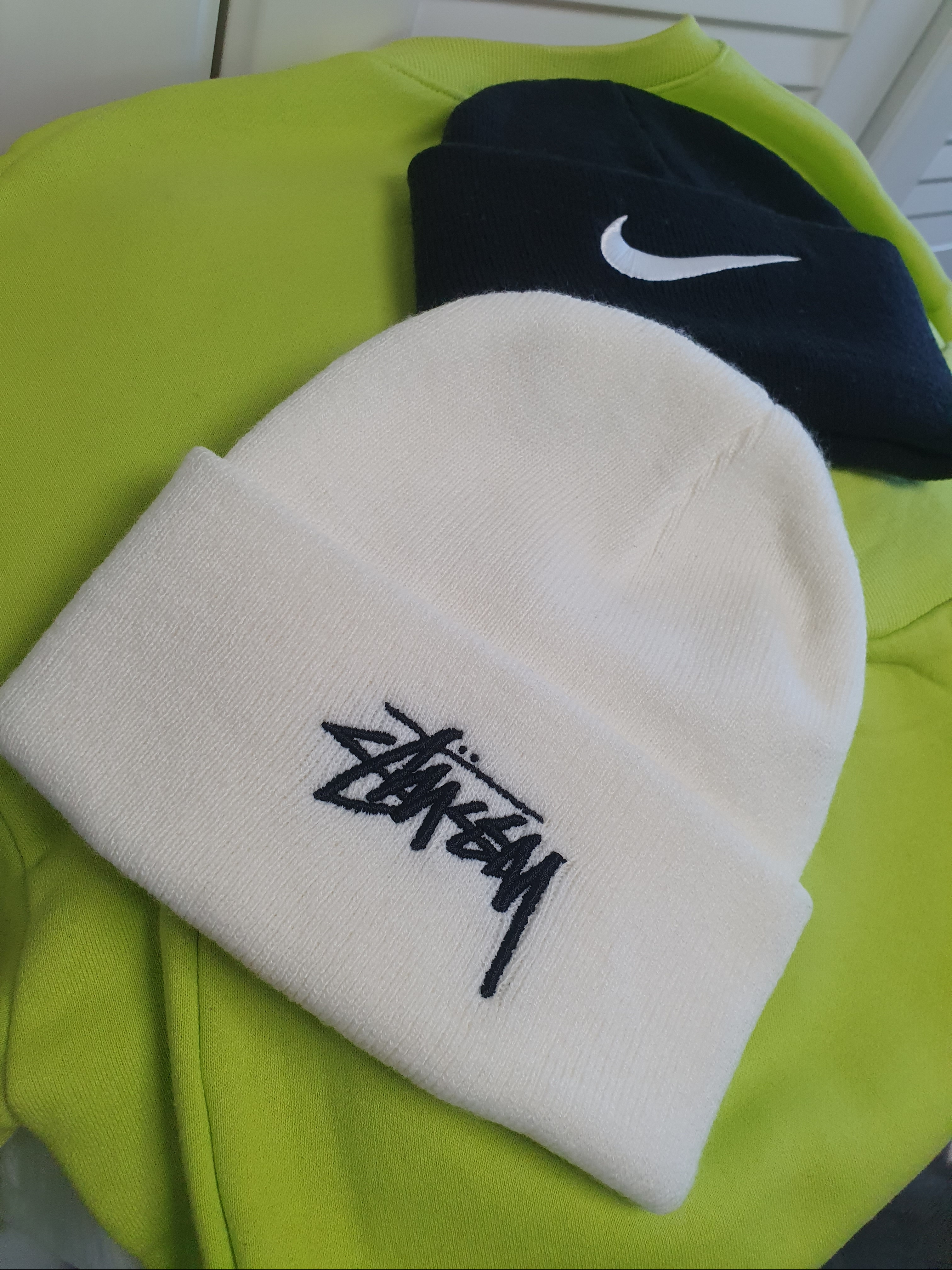 Nike x Stussy Cuff Beanie White, Nike x Stussy Cuff Beanie Black 착용 스타일 - 2