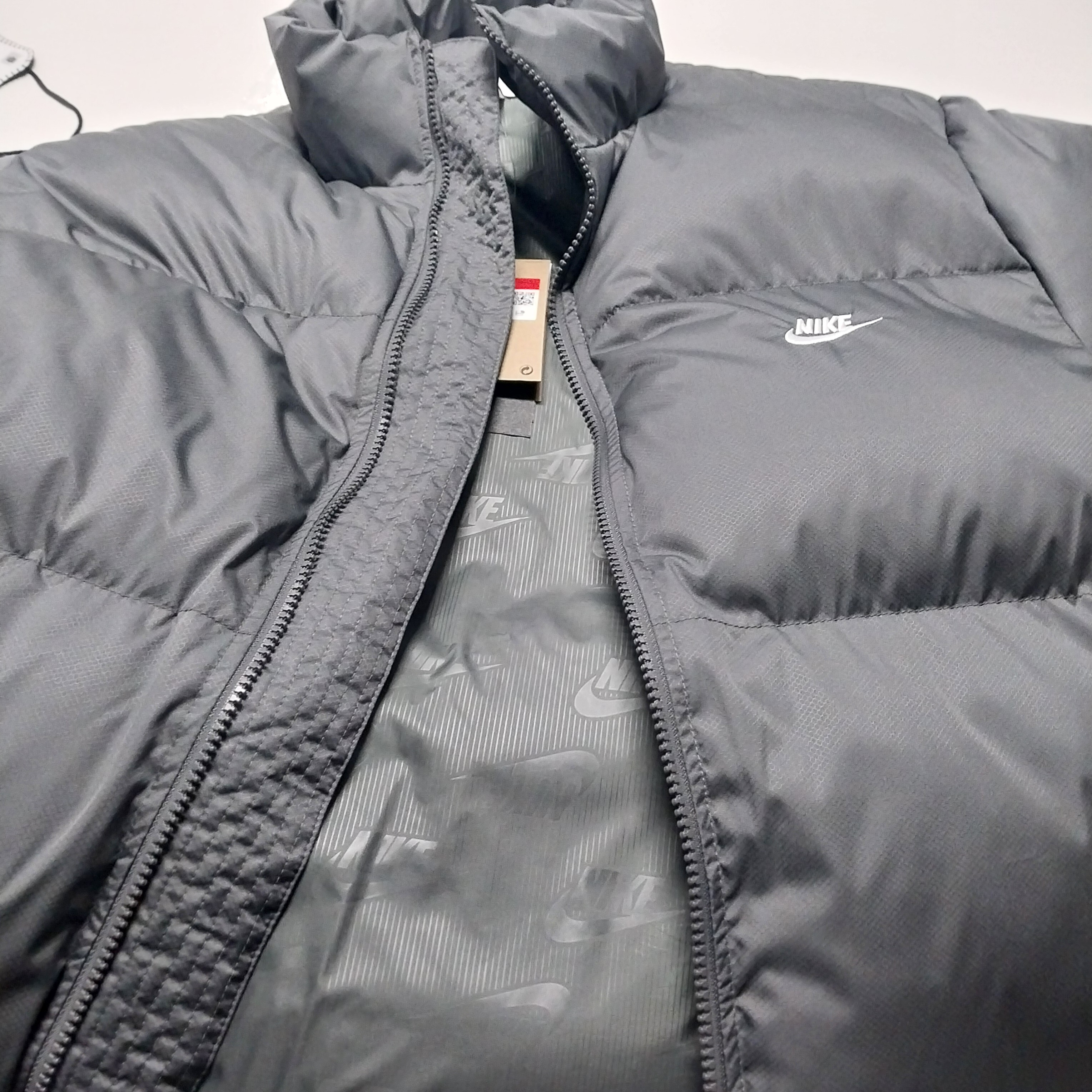 Nike NSW Puffer Jacket Iron Grey - Asia 착용 스타일 - 3