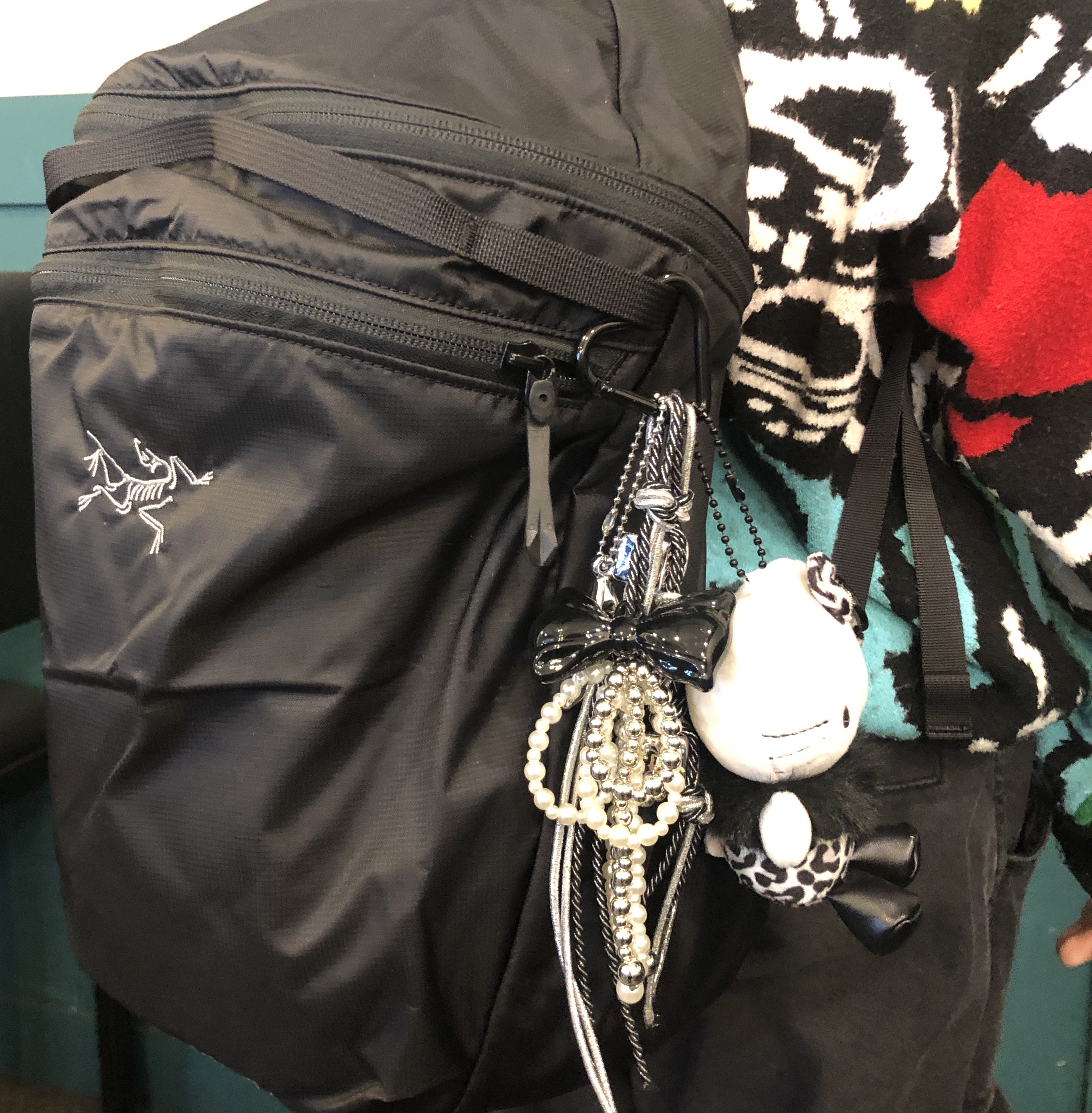 Arc'teryx Heliad 15 Backpack Black 착용 스타일