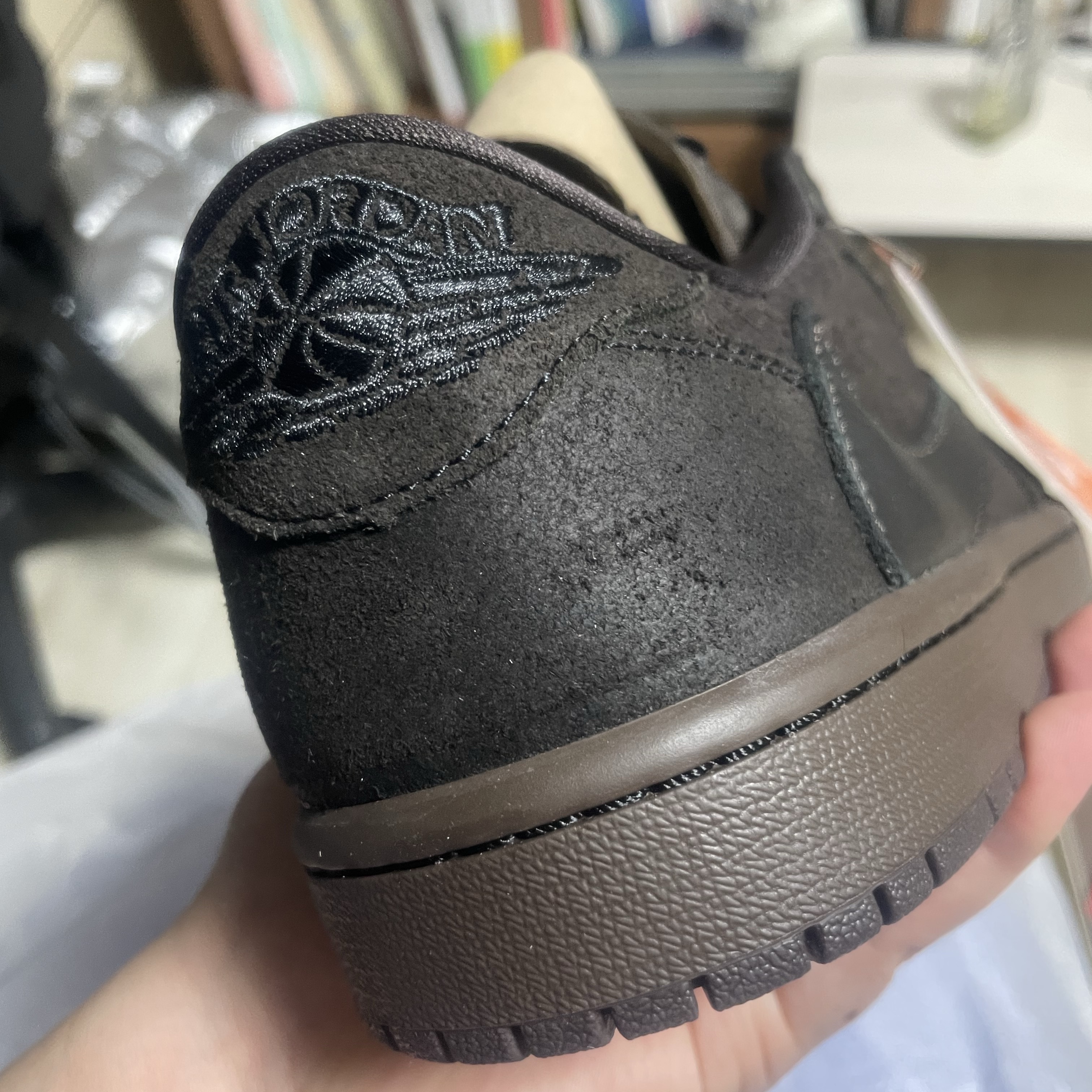 Jordan 1 x Travis Scott Retro Low OG SP Velvet Brown and Dark Mocha 착용 스타일 - 6