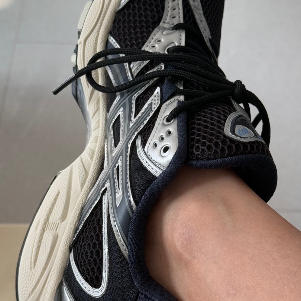 Asics Gel-Nimbus 10.1 Black Midnight 착용 스타일