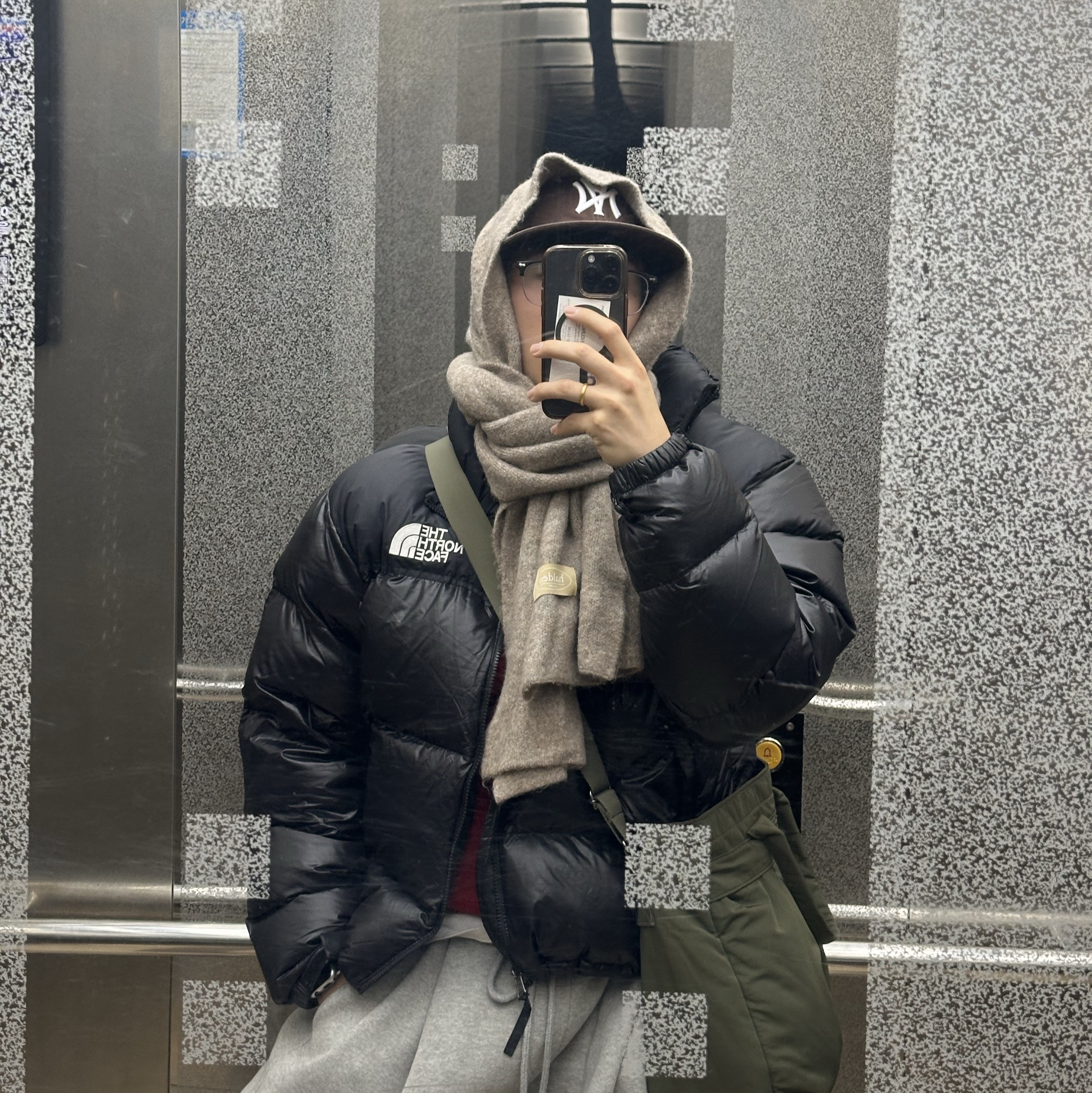 The North Face 1996 Eco Nuptse Jacket Real Black 착용 스타일