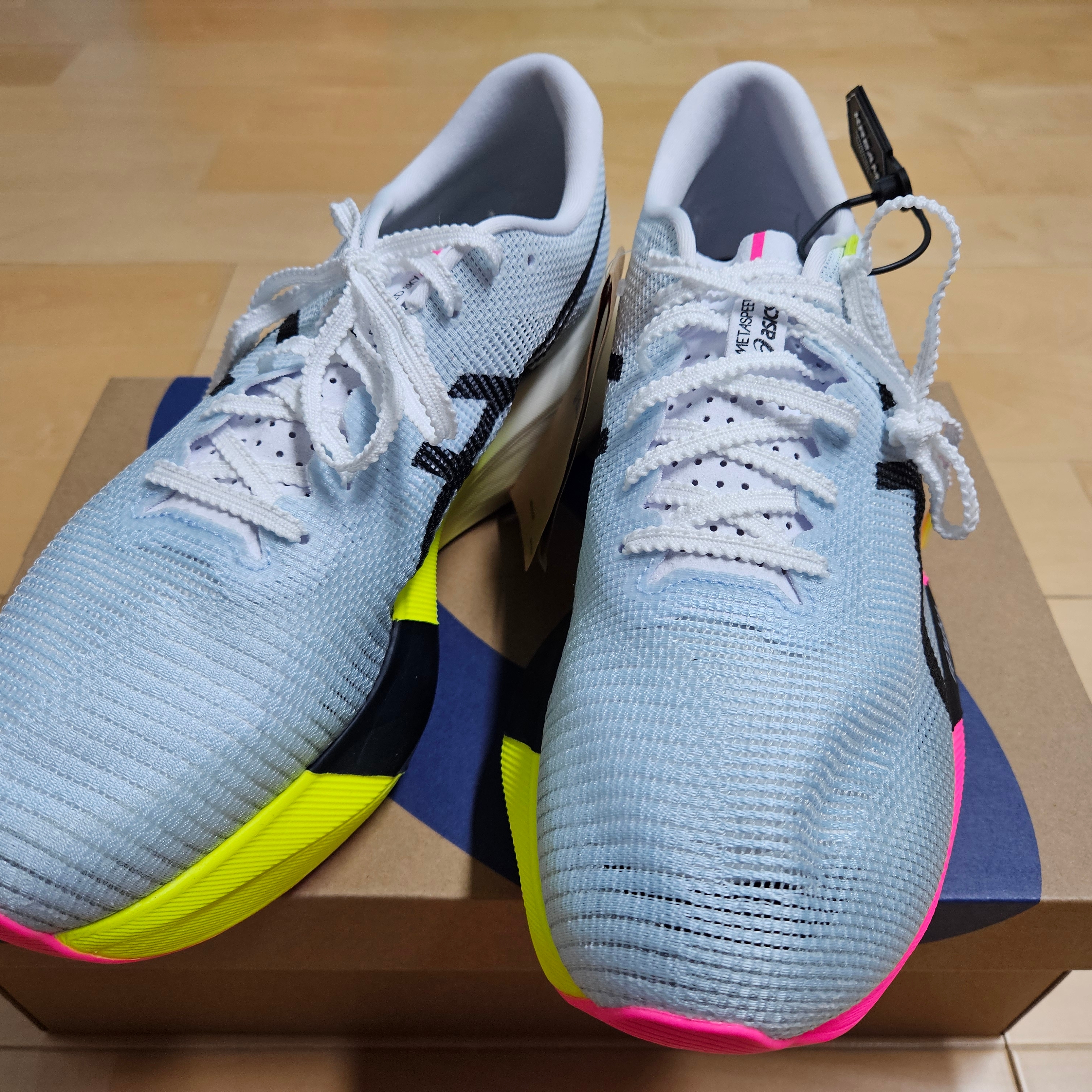 Asics Metaspeed Sky Paris Light Blue Black 착용 스타일 - 10