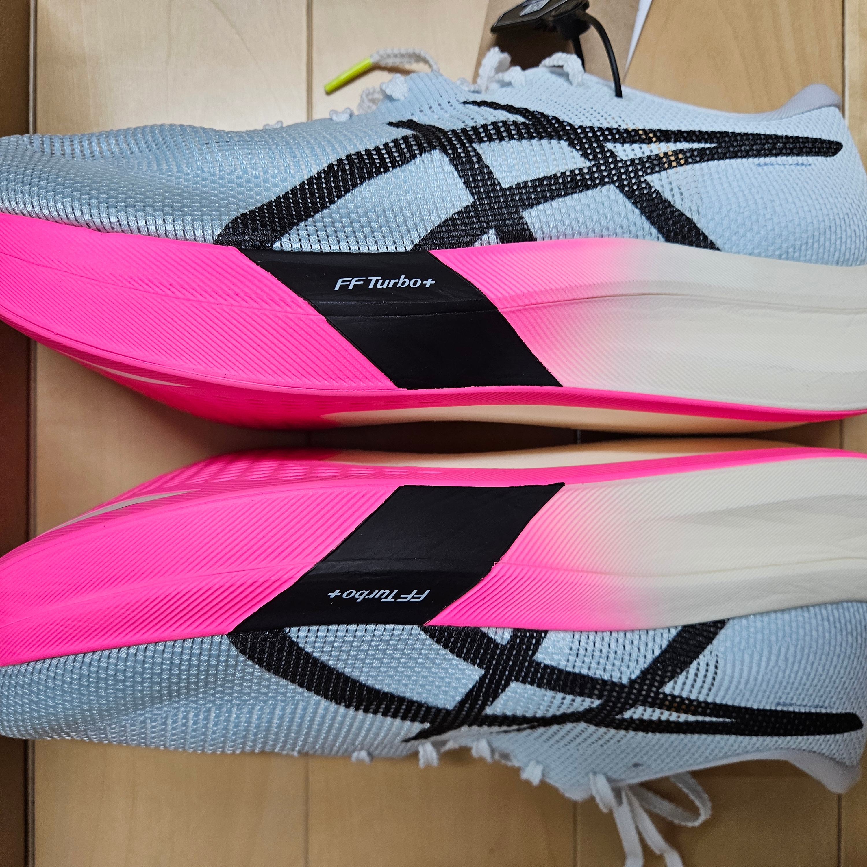 Asics Metaspeed Sky Paris Light Blue Black 착용 스타일 - 6